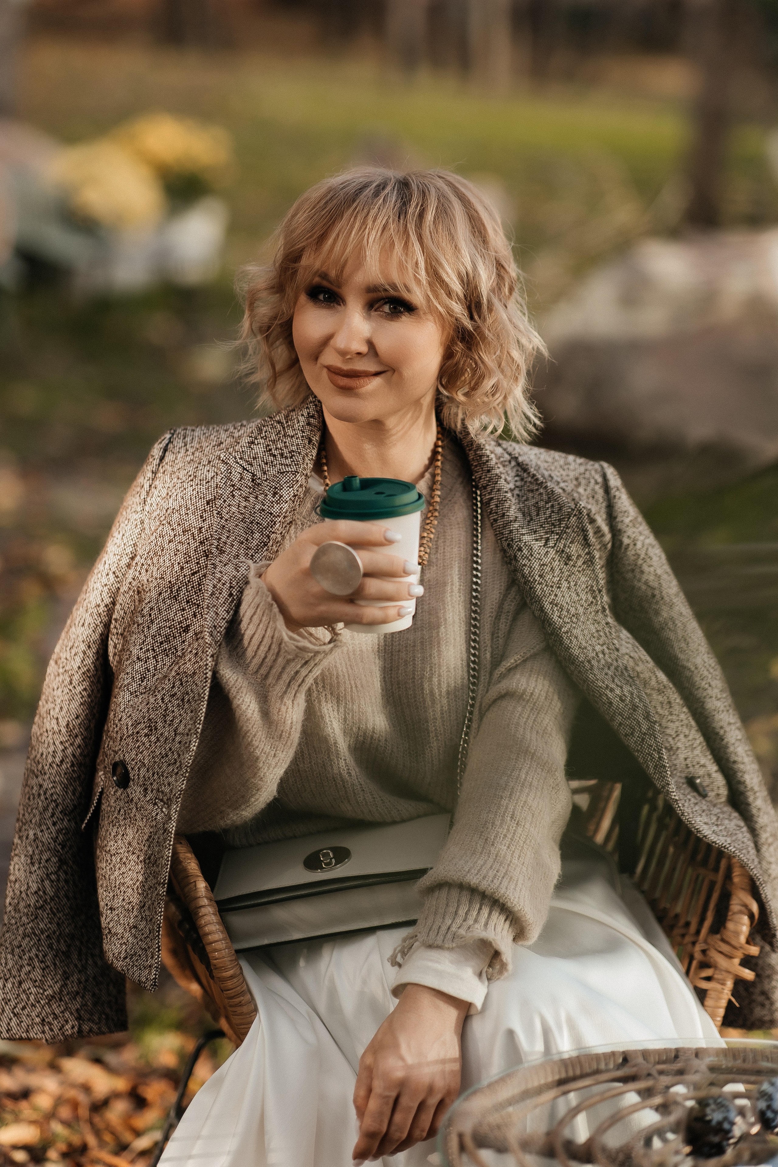 Маша и осень