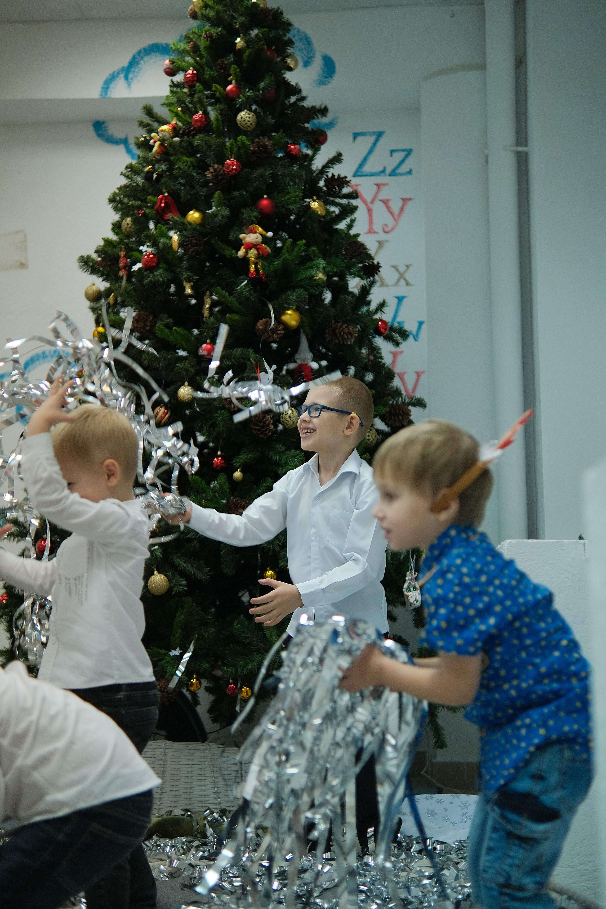 Мир знаний (Новогодний утренник). Serg_film