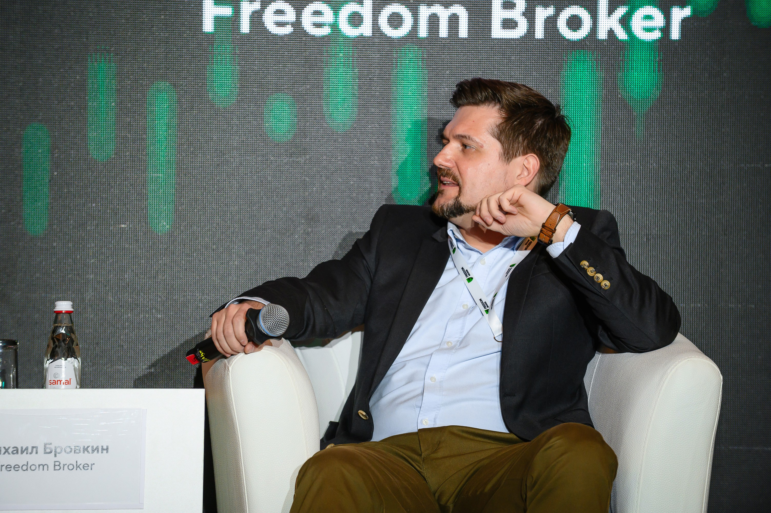 Финансовая карьера в эпоху ИИ. Freedom holding corp. Интерьерный и репортажный фотограф в Алматы