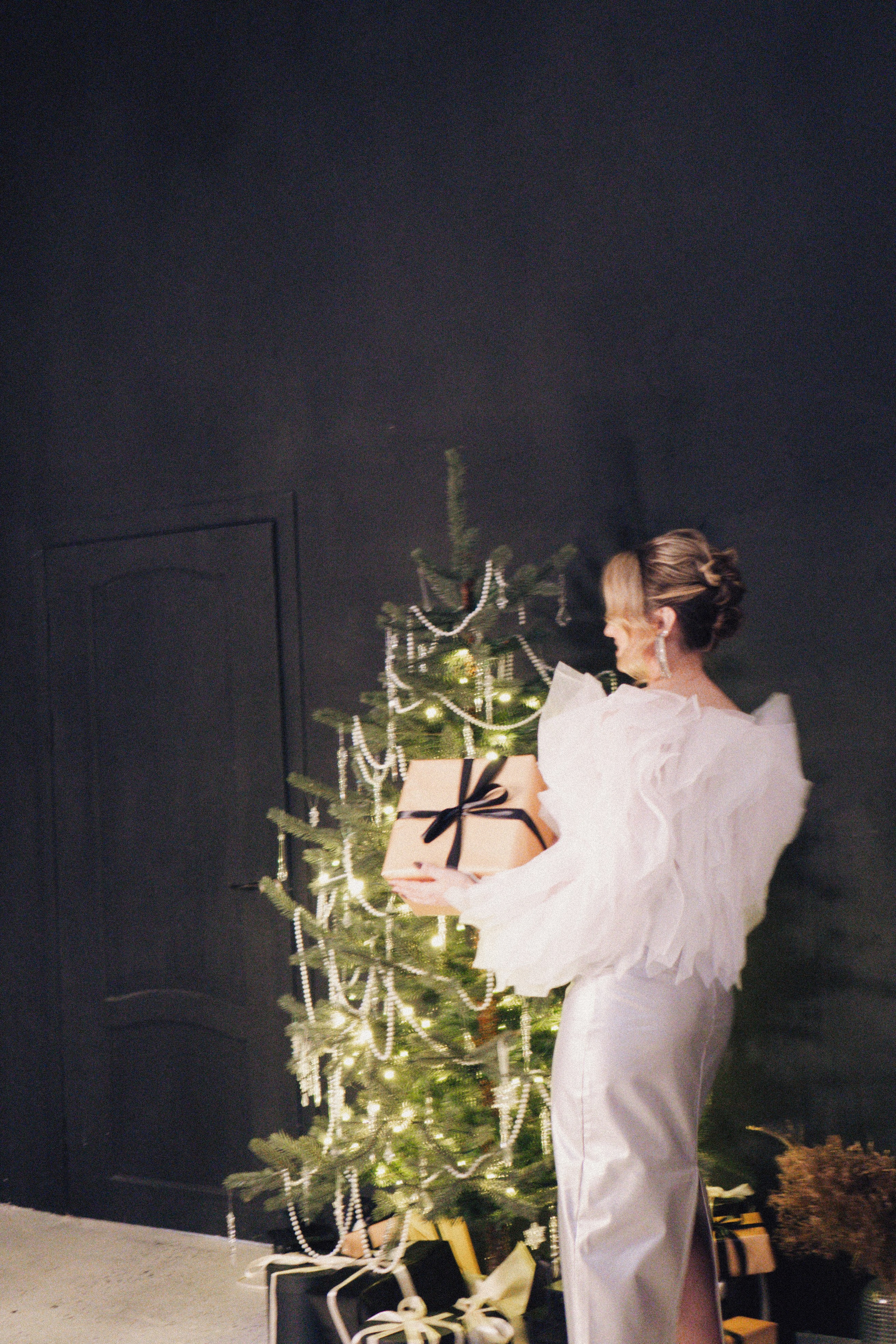 НОВОГОДНЯЯ ФОТОСЕСИИЯ В СТУДИИ ДЛЯ ДЕВУШКИ И ПРОГУЛКА ПО ЧЕРНЫШЕВСКОЙ. Профессиональный фотограф, Санкт-Петербург — Виктория Богомолова