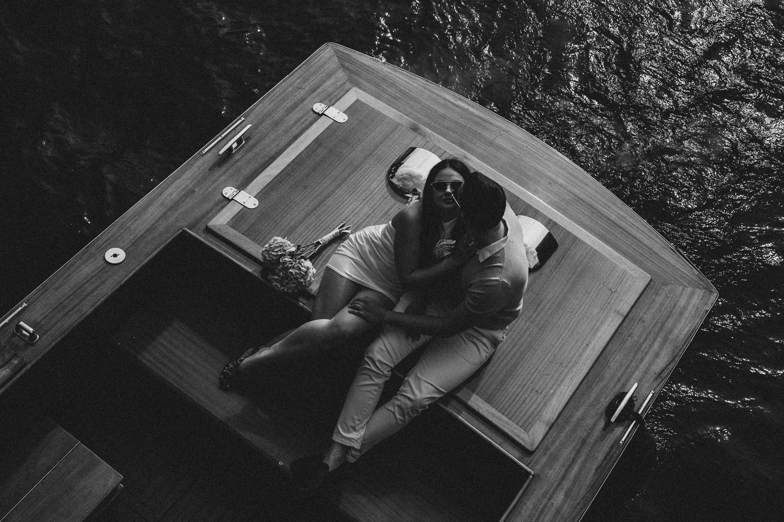 СВАДЕНБНАЯ СЬЕМКА НА КАТЕРЕ ПО КАНАЛАМ САНКТ-ПЕТЕРБУРГА И В АКВАТОРИИ НЕВЫ. Профессиональный фотограф, Санкт-Петербург — Виктория Богомолова