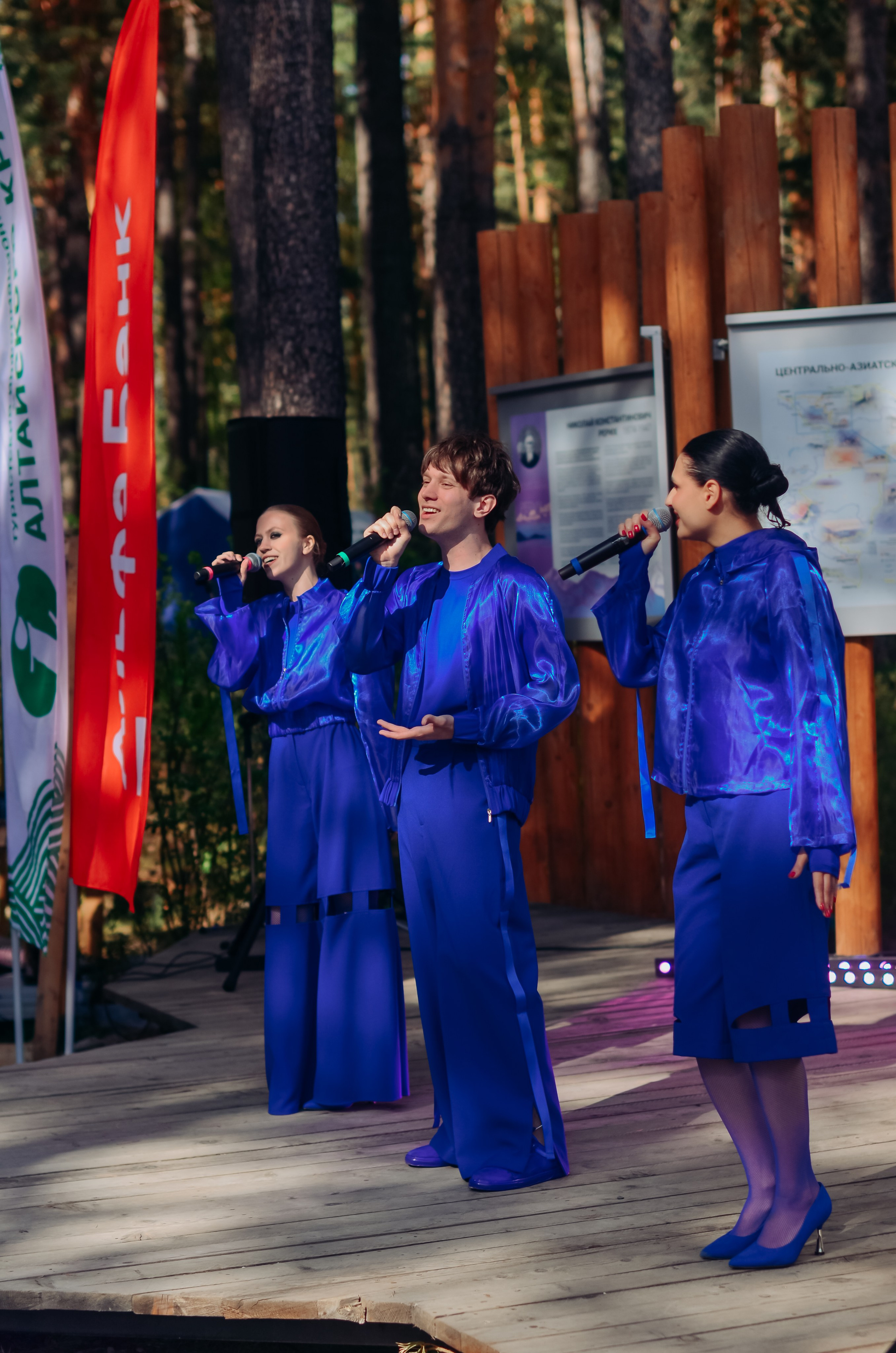 Фестиваль «Цветение Маральника на Алтае 2025». Фоторепортаж. Денисова Аля — фотограф для парных съемок и индивидуальных историй в Барнауле