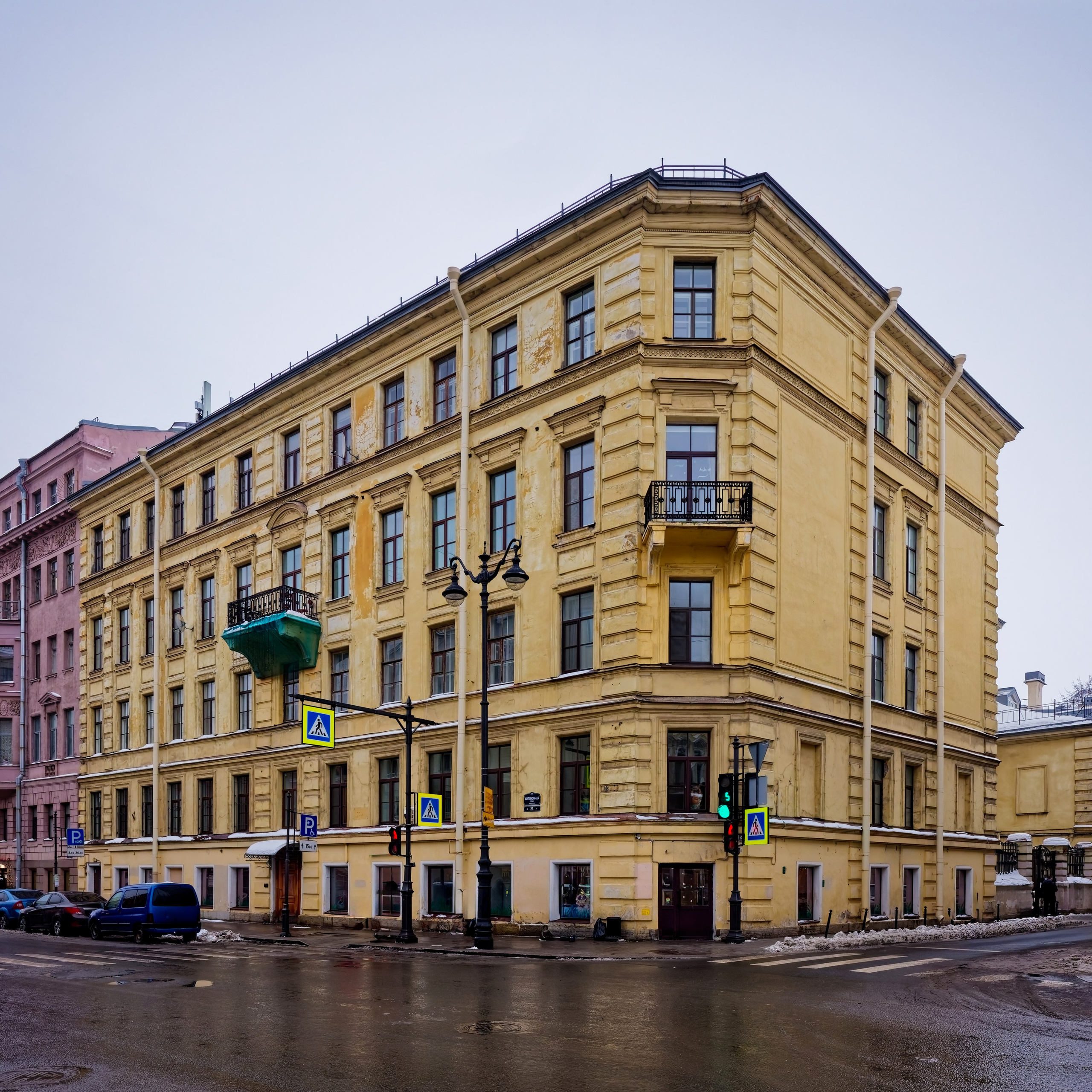 Санкт-Петербург, улица Миллионная, дом 23 (Мошков переулок, дом 3). Доходный дом Чертковых, 1878 год.  Архитектор Роберт Андреевич Гёдике.