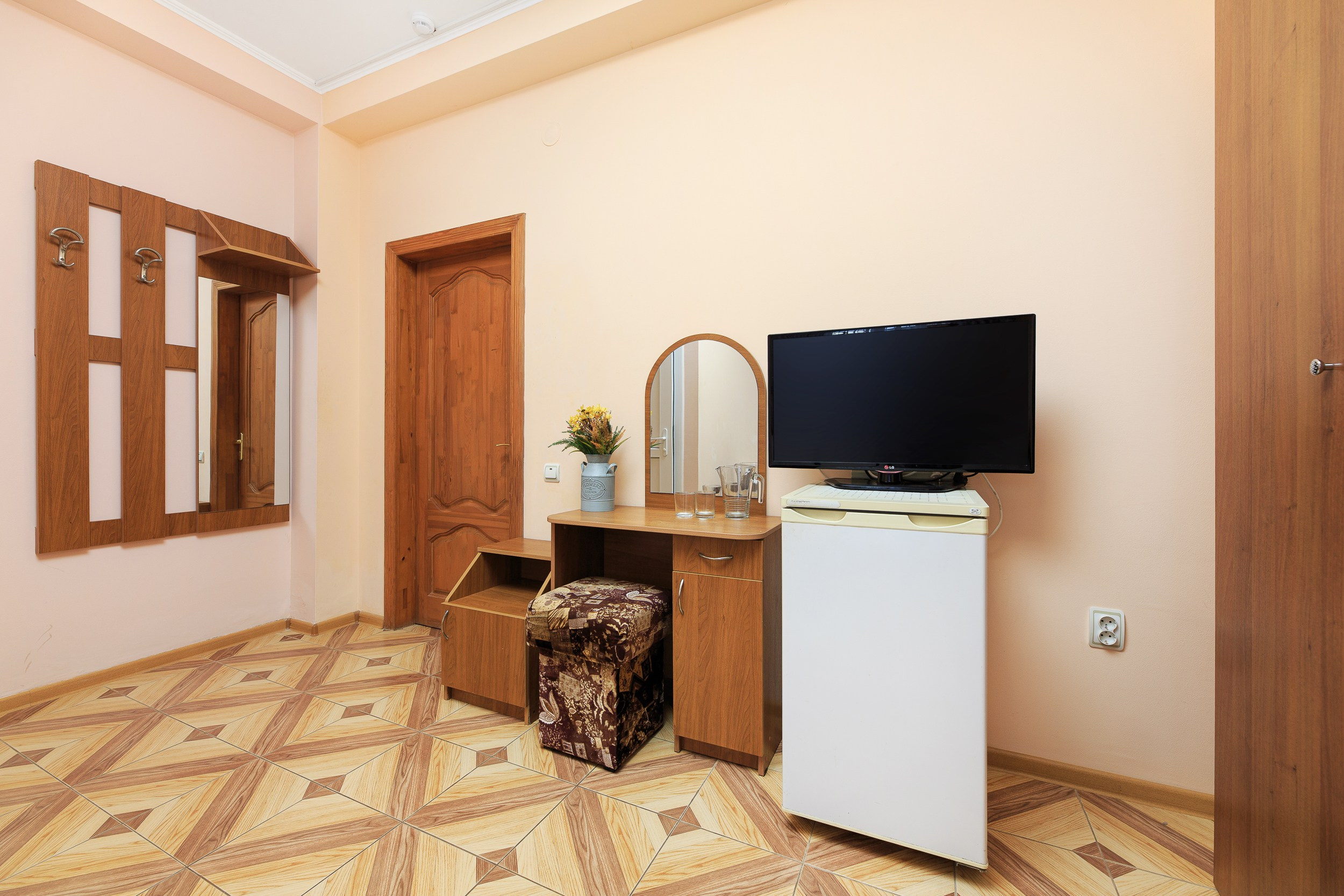 Фотосъёмка номеров с дополнительным освещением. Профессиональная фотосъёмка интерьеров, предметная фотосессия еды для меню г. Анапа