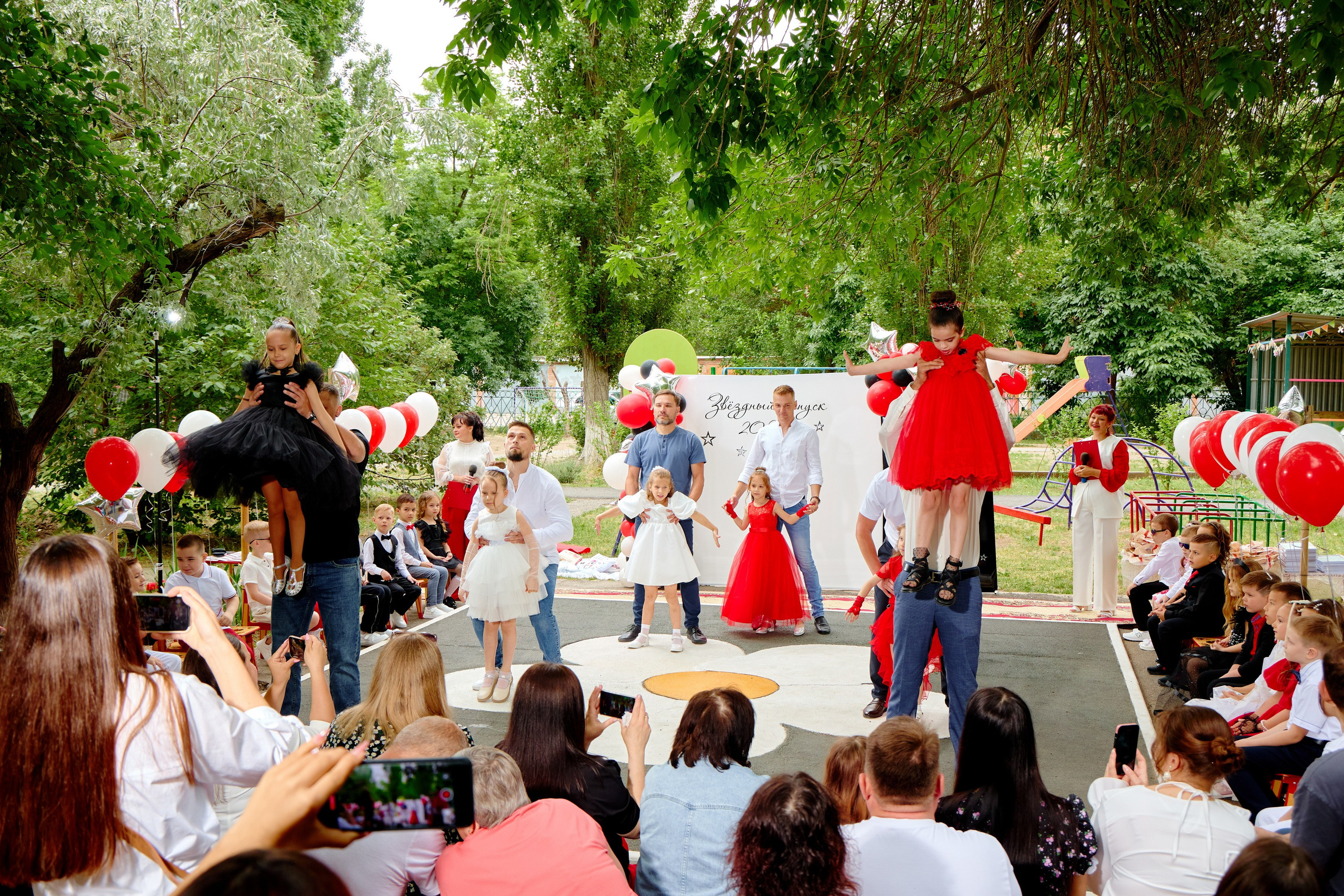 Выпускной 45 сад. Фотограф Выпускные альбомы Таганрог Сергей Коробченко