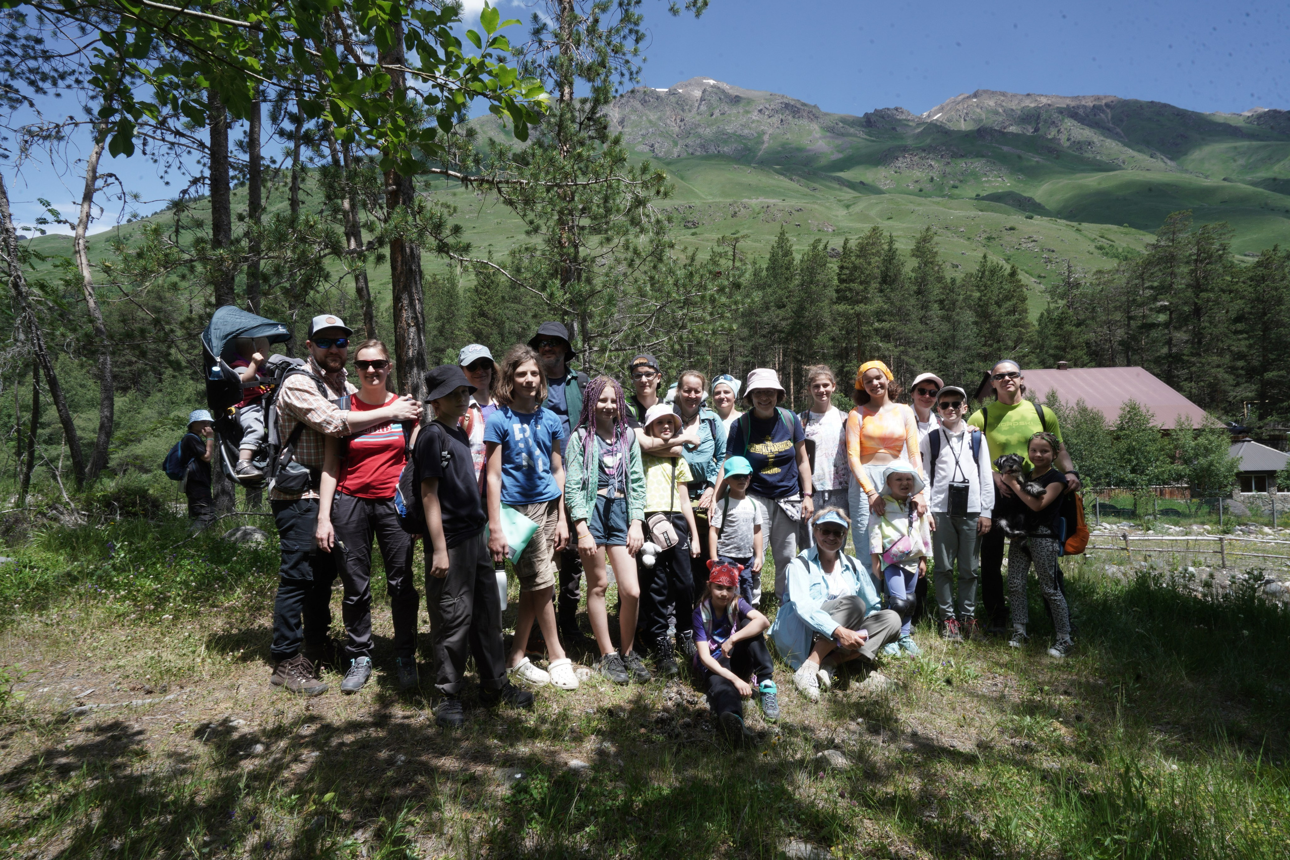 Эльбрус 2023 Маша Саша Дима. Заставка