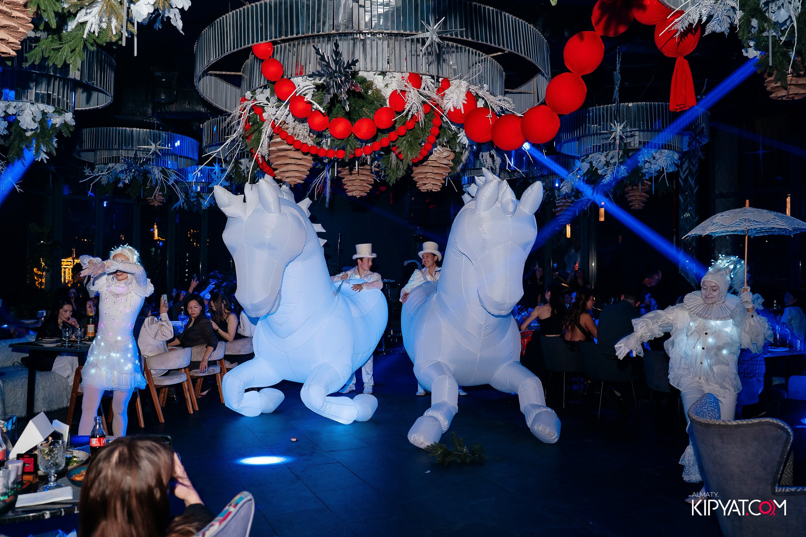 FRIENDS BAR & TERRACE. КИПЯТКОМ АЛМАТЫ! Фотосъемка мероприятий в Алматы