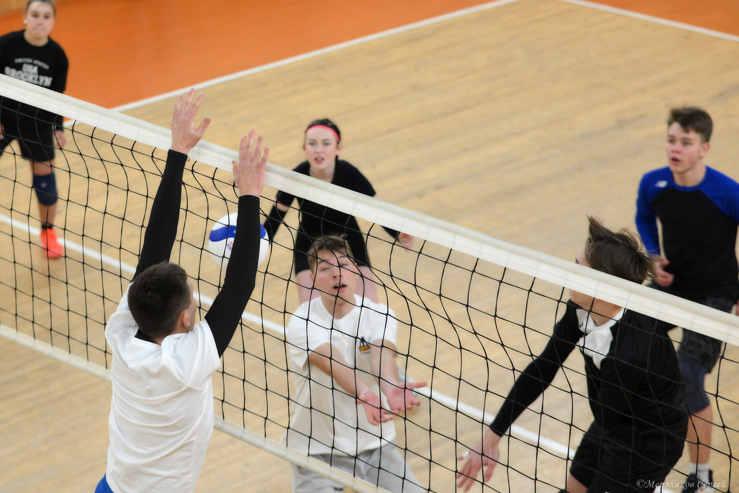 Новогодний турнир по волейболу. Ижевск. 15.12.2023. Спортивный репортажный фотограф в Ижевске Сергей Мерзляков