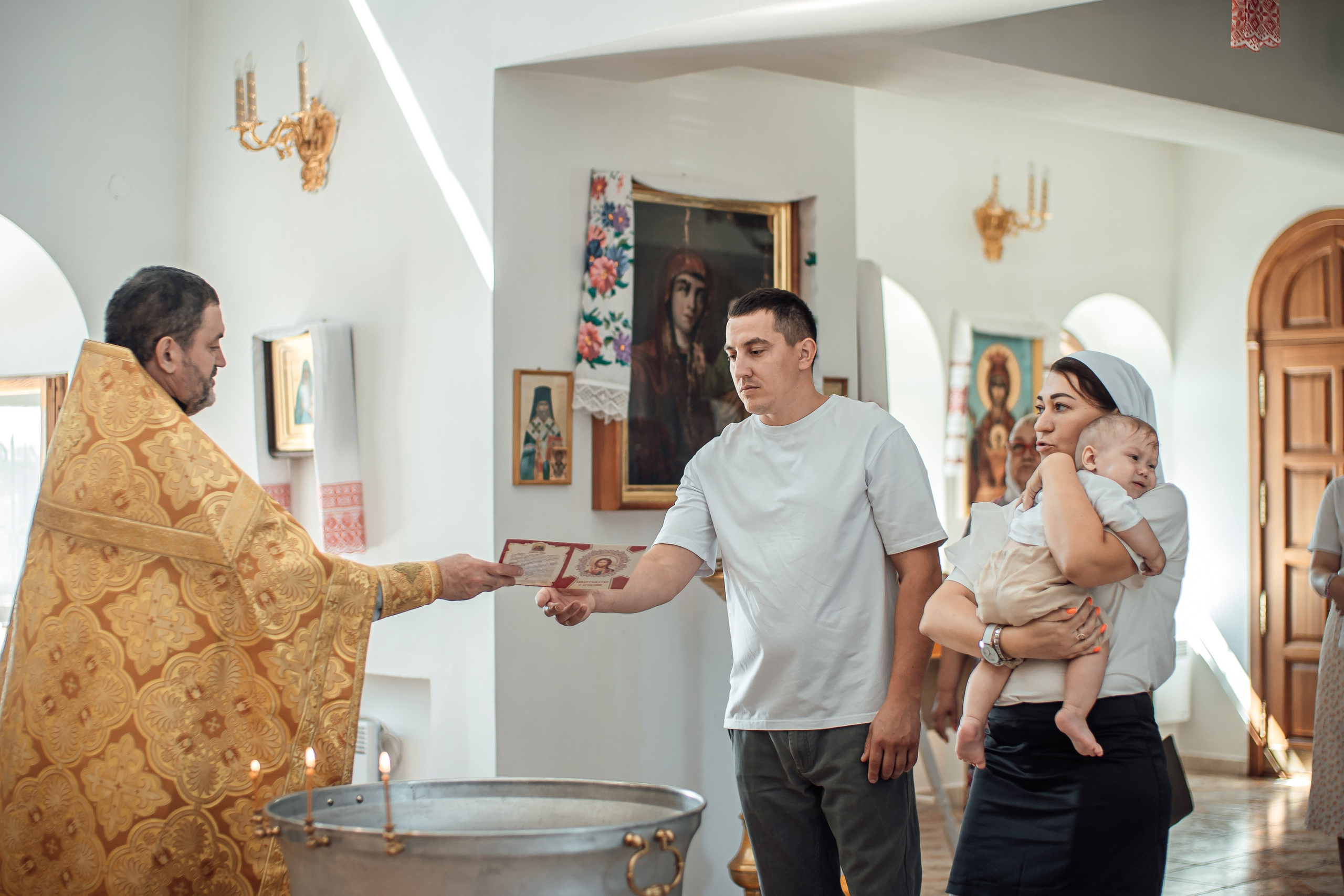 Таинство крещения. Фотограф Arina Elatova