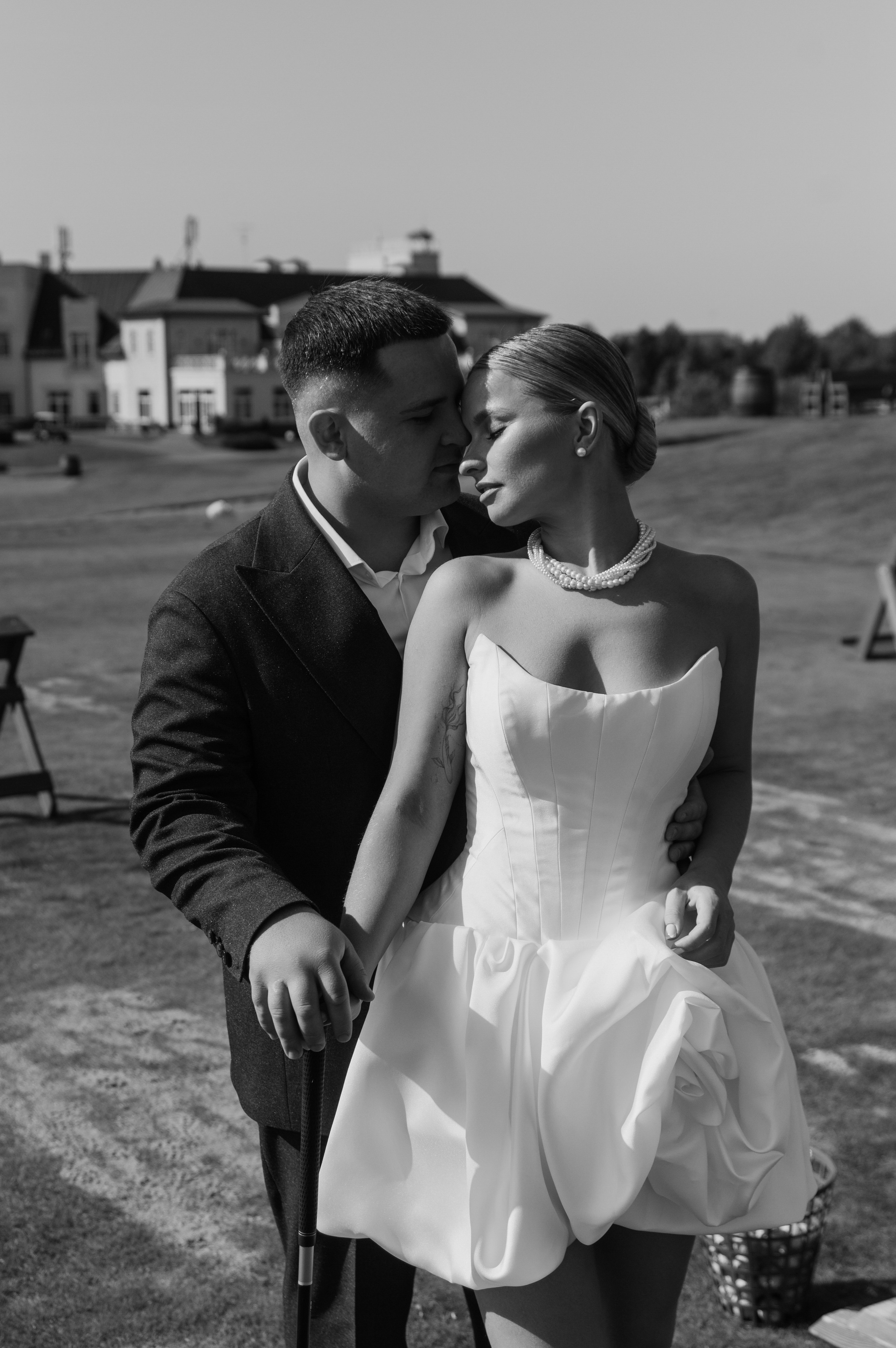 Свадебная фотосессия в Завидово гольф поле с утром невесты и красивым свадебным банкетом. Свадебный фотограф в Твери, Москве и Санкт-Петербурге Денисова Екатерина