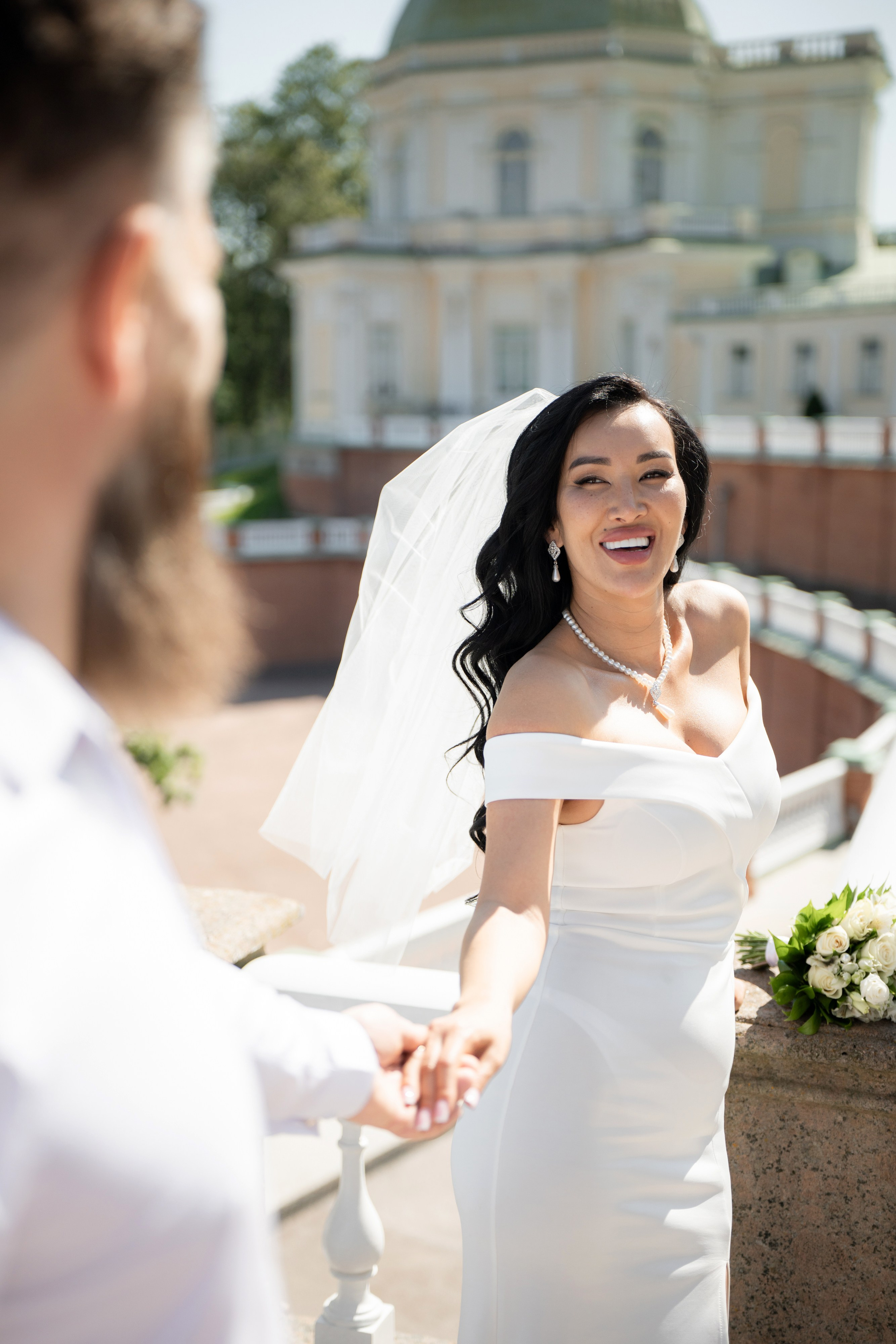 Красивые места для свадебной фотосессии летом в Санкт-Петербурге. Свадебный фотограф Александр Невский в Санкт-Петербурге
