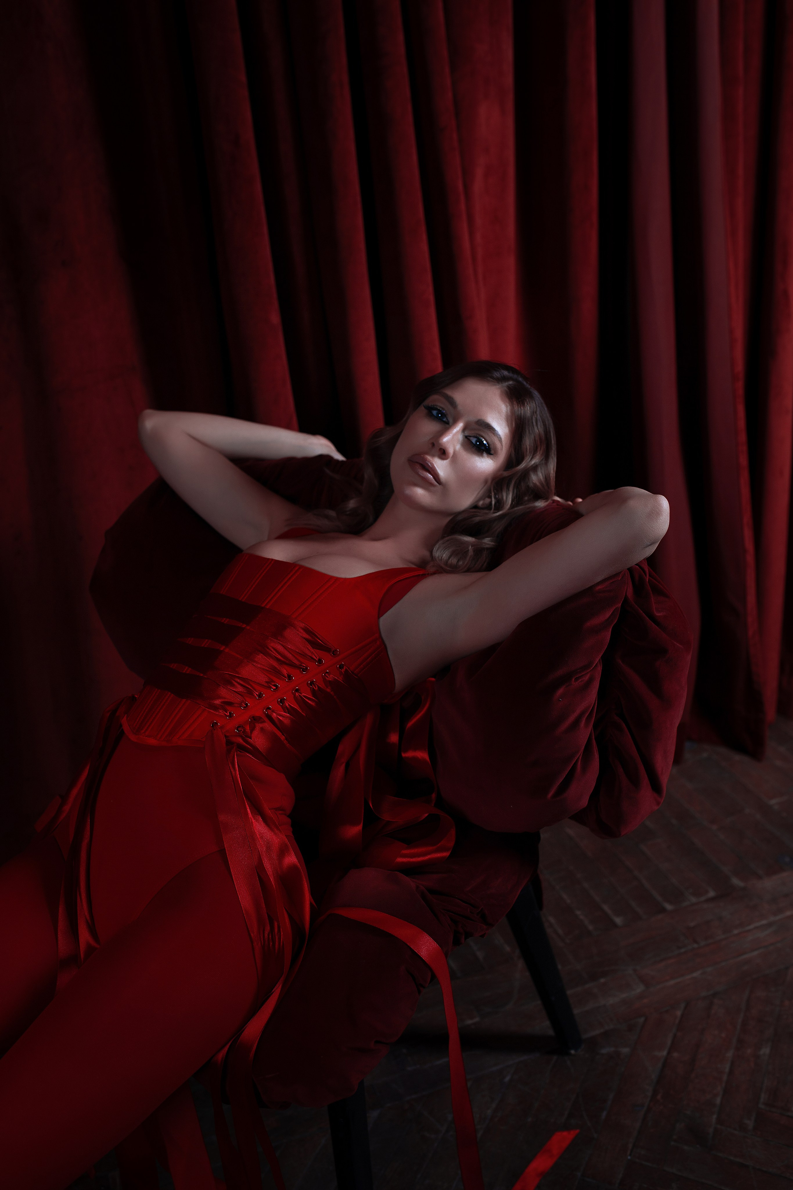 Корсет 'Crimson'. Лиза Бродская — фотограф в Москве