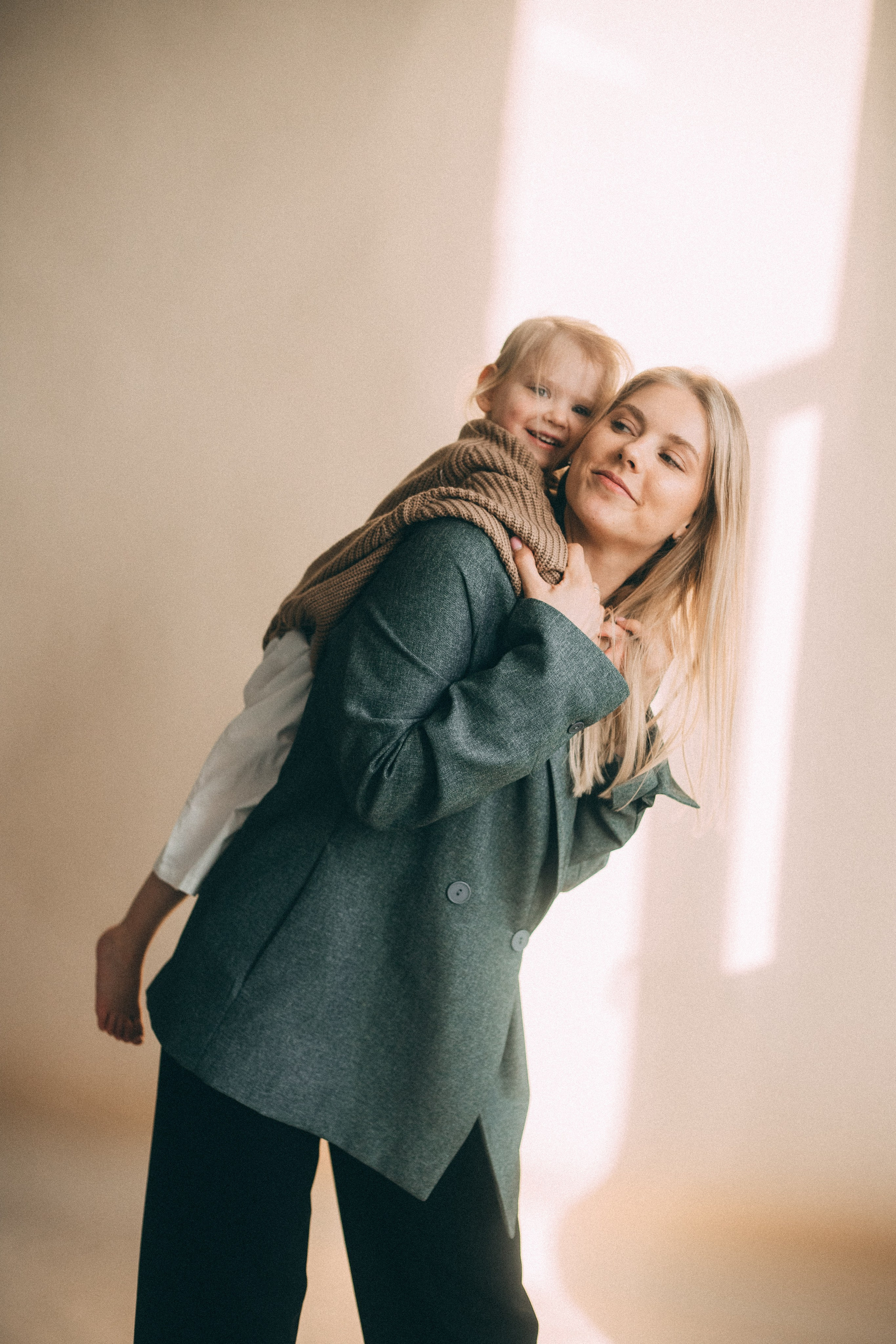 Зоя & Аня & Федя. Главная