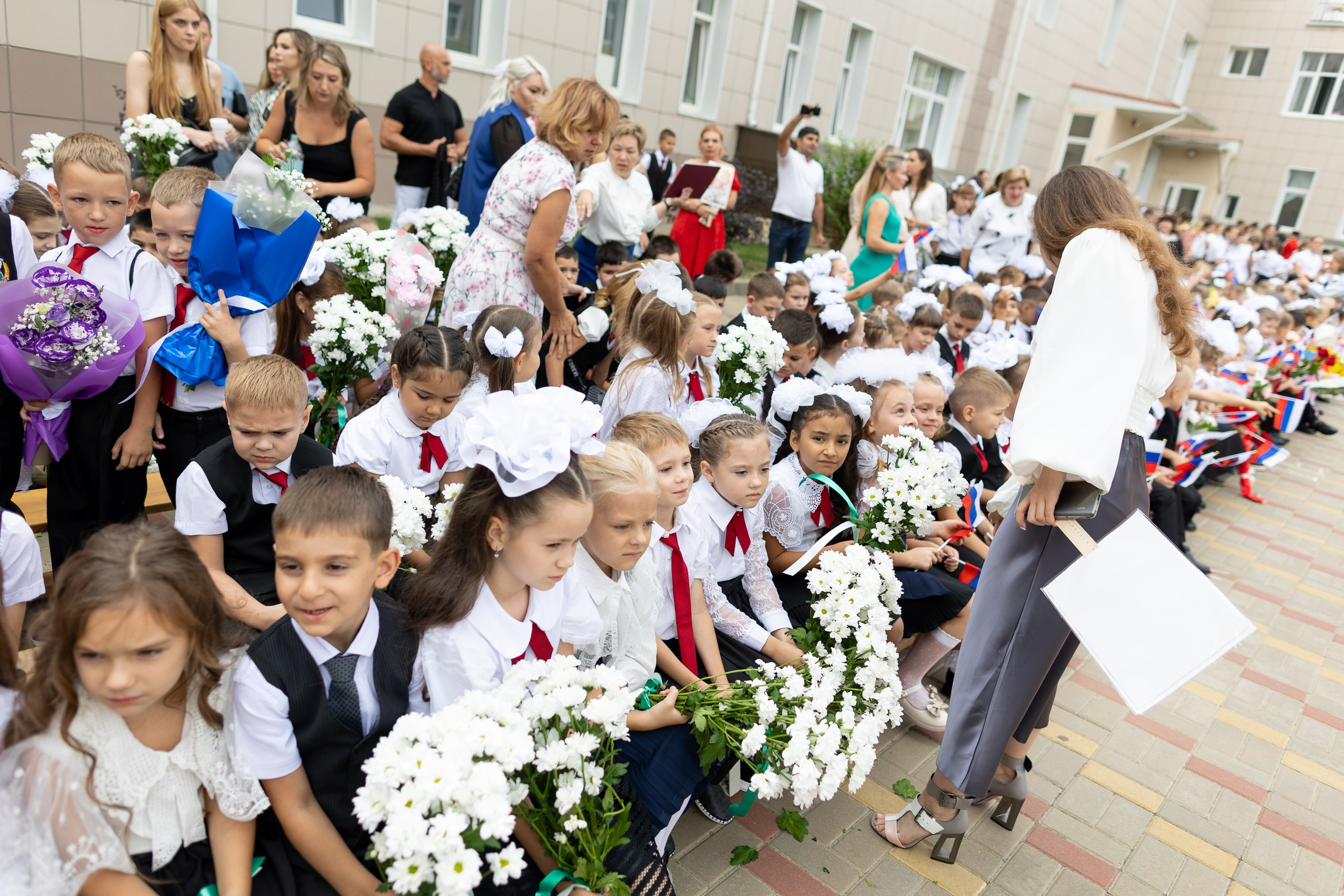 Школа № 61 им. Лавриненко, 1-е сентября | Фото. Фото и видеосъемка любых мероприятий в городе Краснодаре и Краснодарском крае. Щеколдин Антон