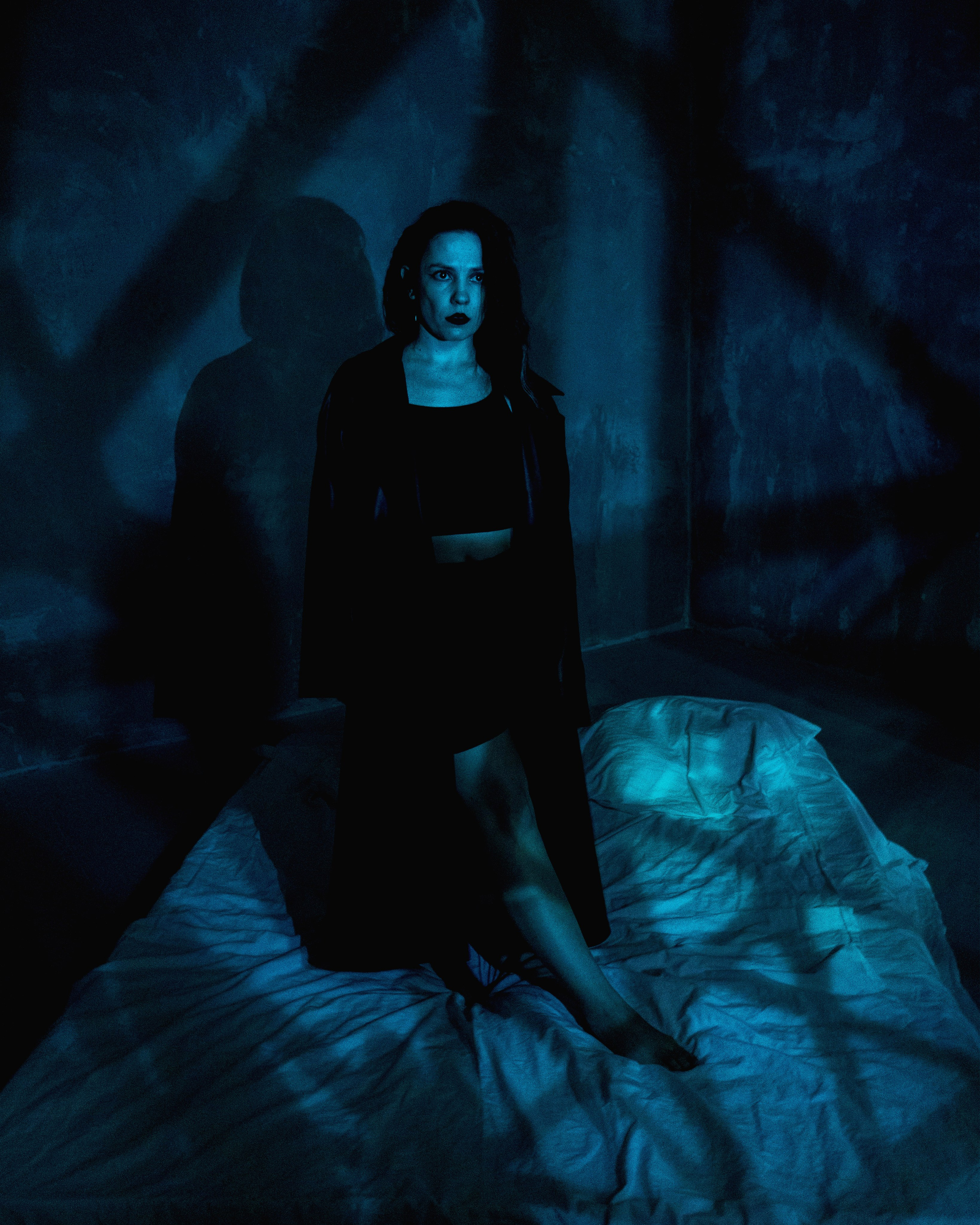 Екатерина — Упала на кровать. Индивидуальный фотограф в Москве