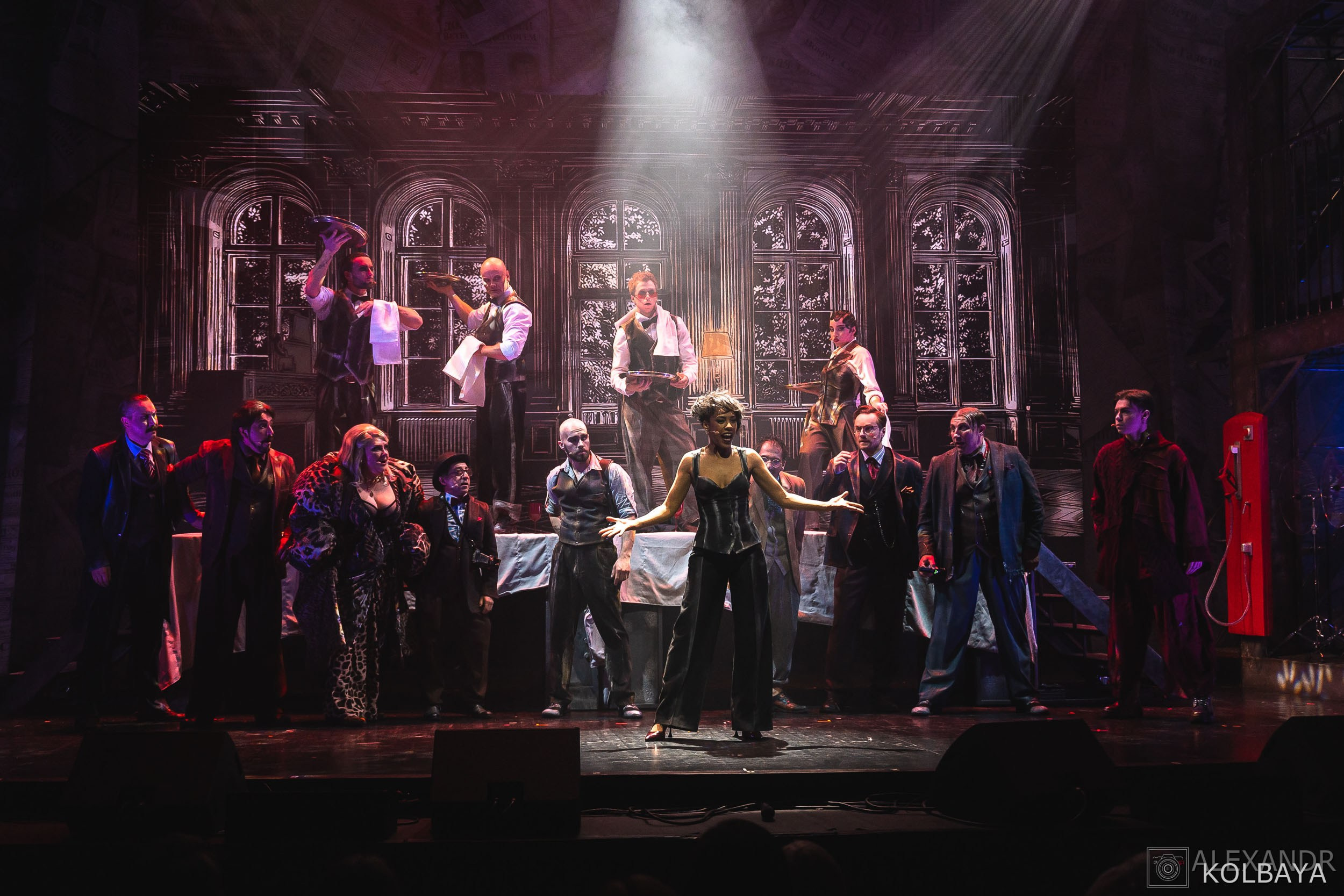 Фотографии со спектакля «Однажды в городе N». Концертный и театральный репортажный фотограф в Москве Александр Колбая