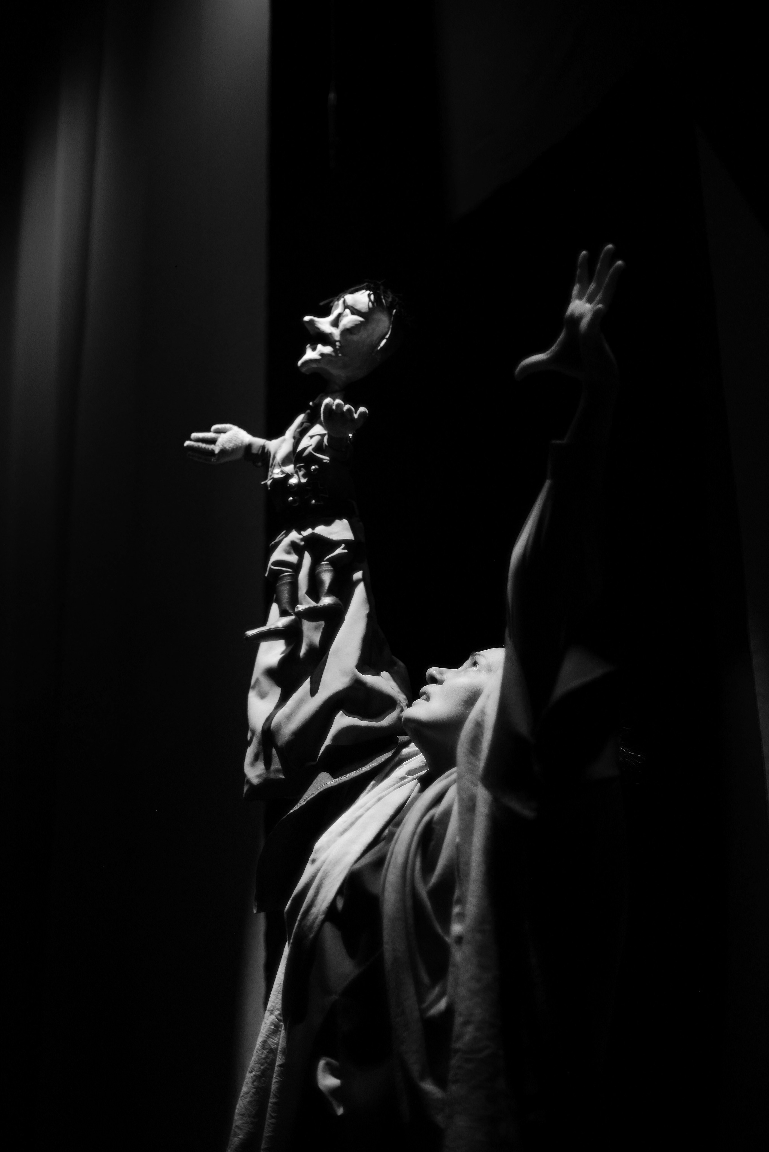 Недетский спектакль в театре кукол. Кристина Зуенкова. Фотограф в Луганске