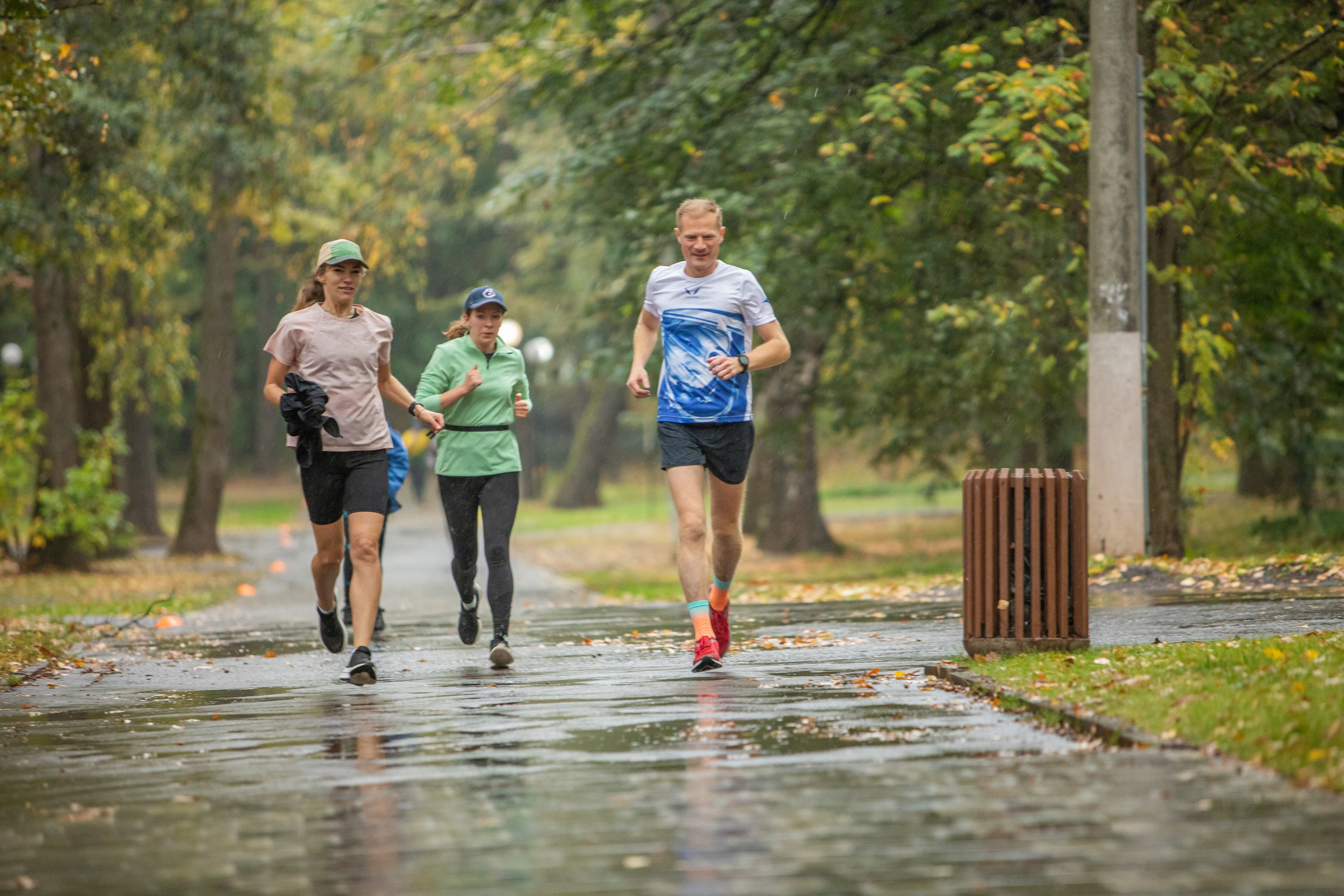 7 лет забегам 5 вёрст Химки 28.09.24. Фотограф Сергей Ловкий