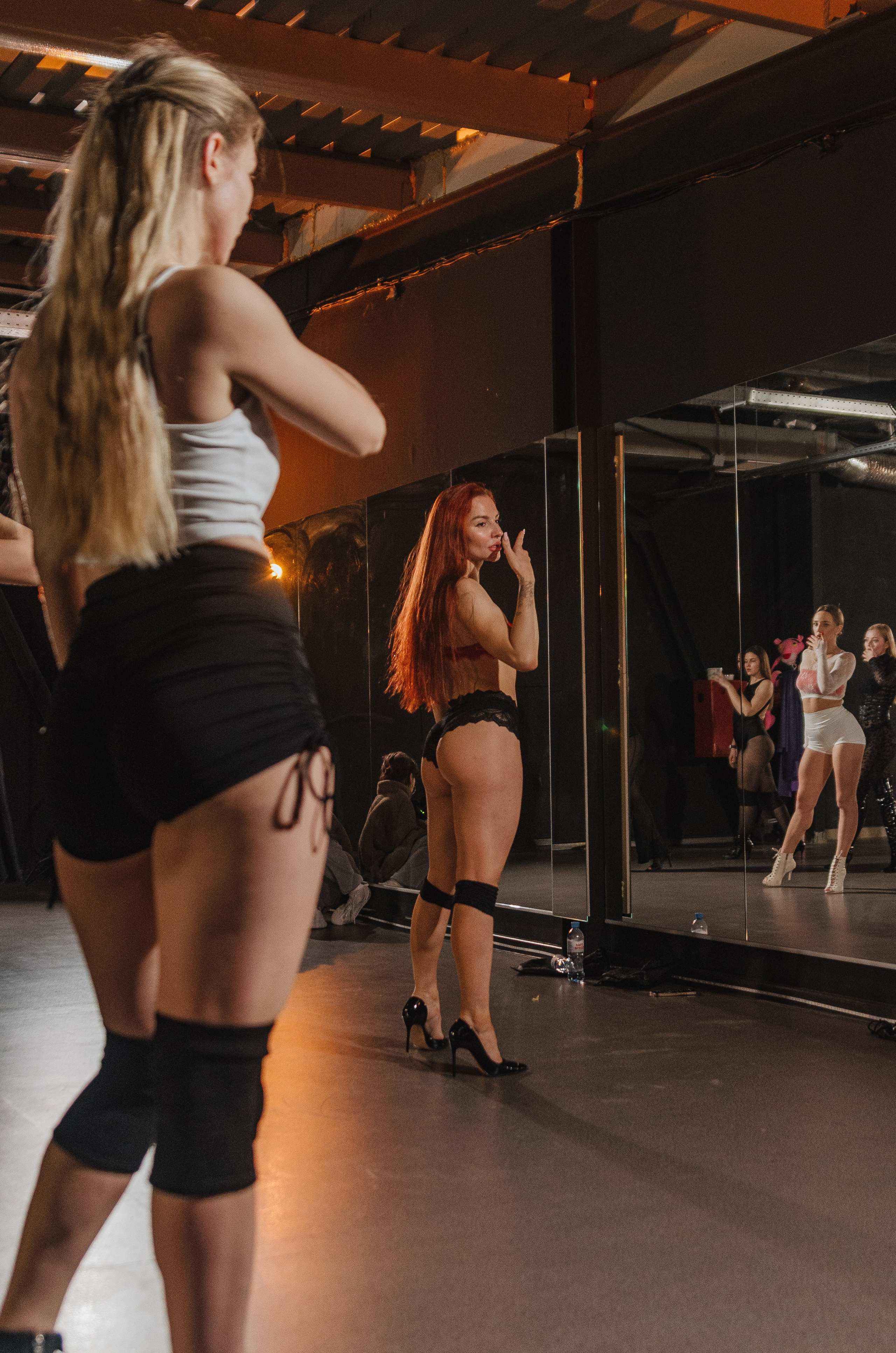 Мастер-классы по High Heels/Girly hip-hop от Оксаны ATTA. Денисова Аля — фотограф для парных съемок и индивидуальных историй в Барнауле