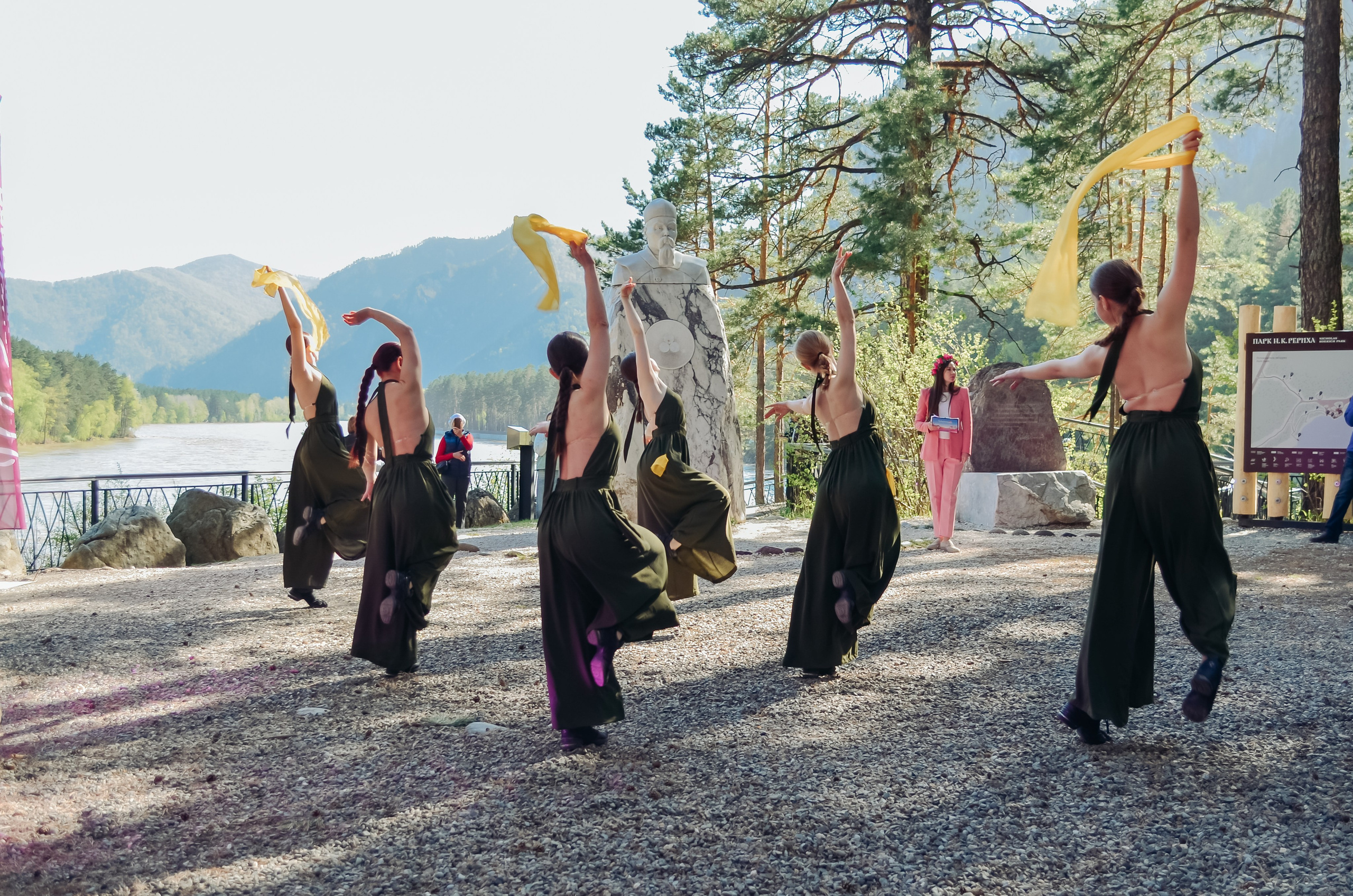 Фестиваль «Цветение Маральника на Алтае 2025». Фоторепортаж. Денисова Аля — фотограф для парных съемок и индивидуальных историй в Барнауле