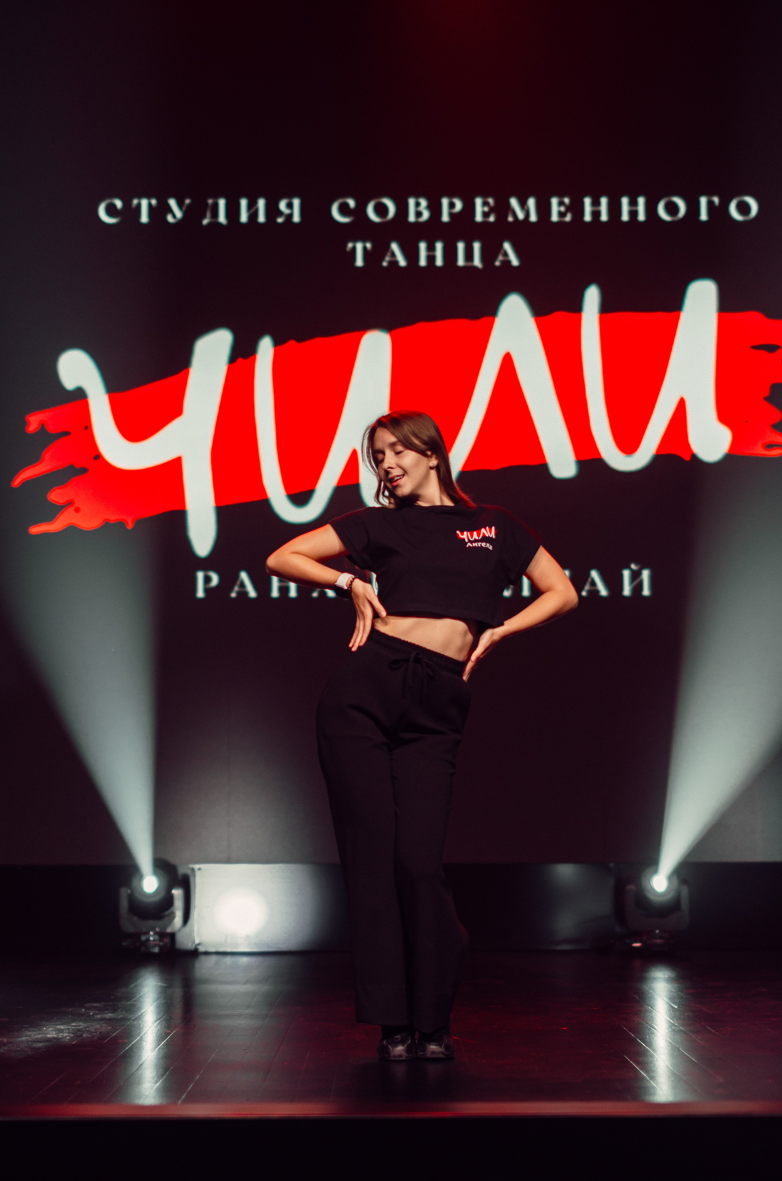 Групповая фотосъемка танцевального коллектива. Денисова Аля — фотограф для парных съемок и индивидуальных историй в Барнауле