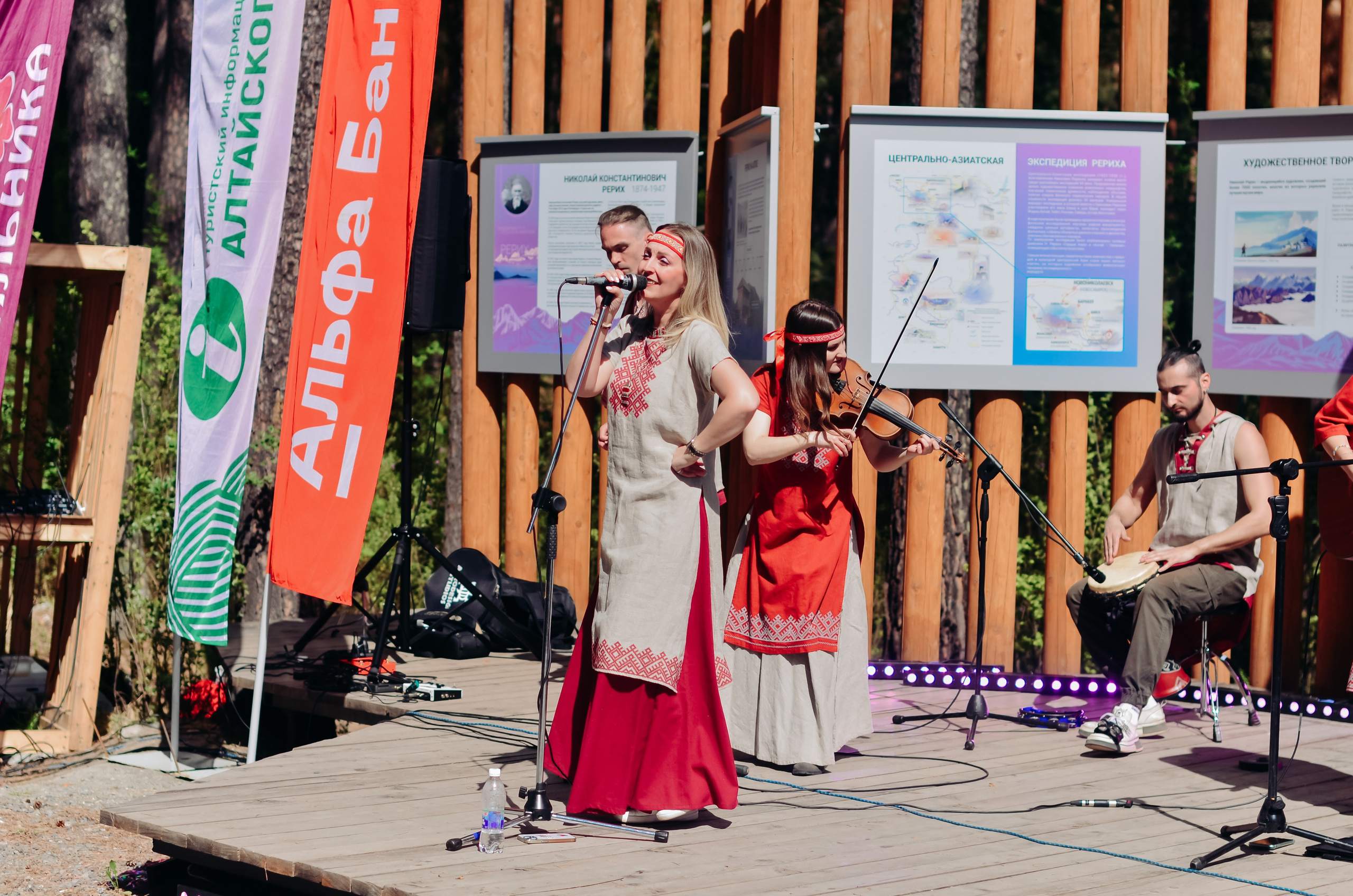 Фестиваль «Цветение Маральника на Алтае 2025». Фоторепортаж. Денисова Аля — фотограф для парных съемок и индивидуальных историй в Барнауле