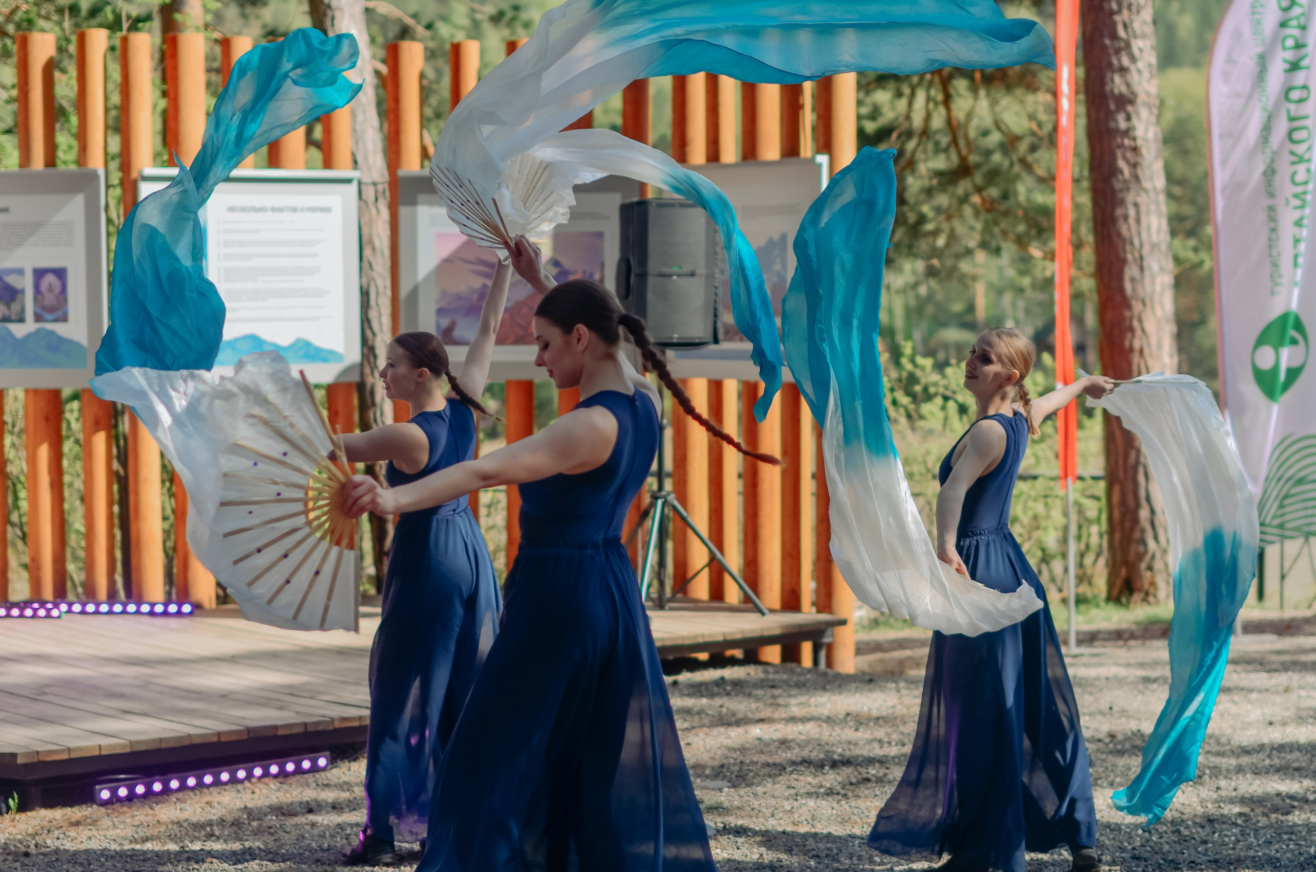 Фестиваль «Цветение Маральника на Алтае 2025». Фоторепортаж. Денисова Аля — фотограф для парных съемок и индивидуальных историй в Барнауле