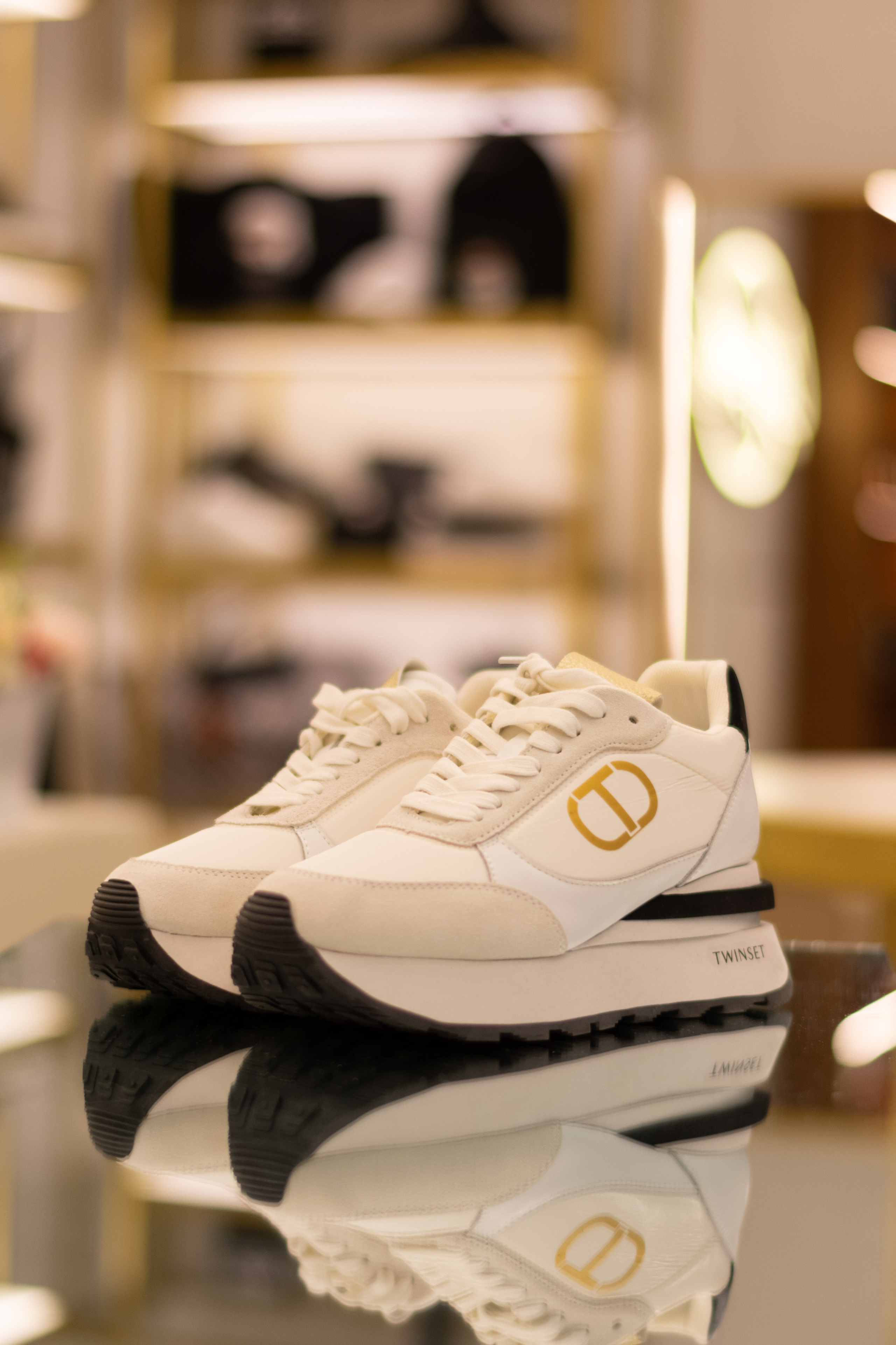 Для организаций. Предметная фотосессия для обувного магазина Capsula. Фотограф/видеограф Богдан Голованов