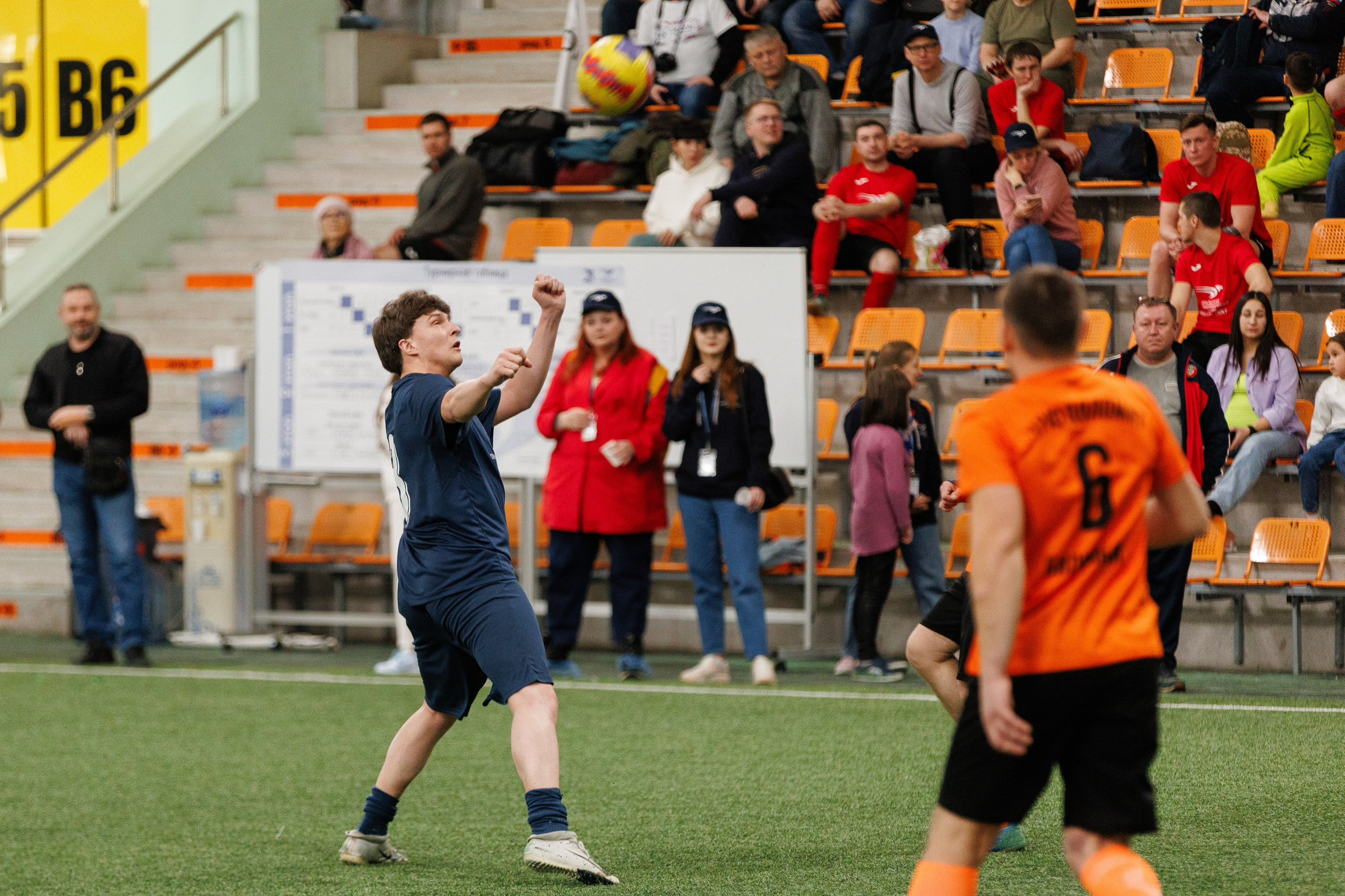 Фотограф на корпоративный футбольный турнир. Контент для бизнеса в Екатеринбурге Полдень Медиа