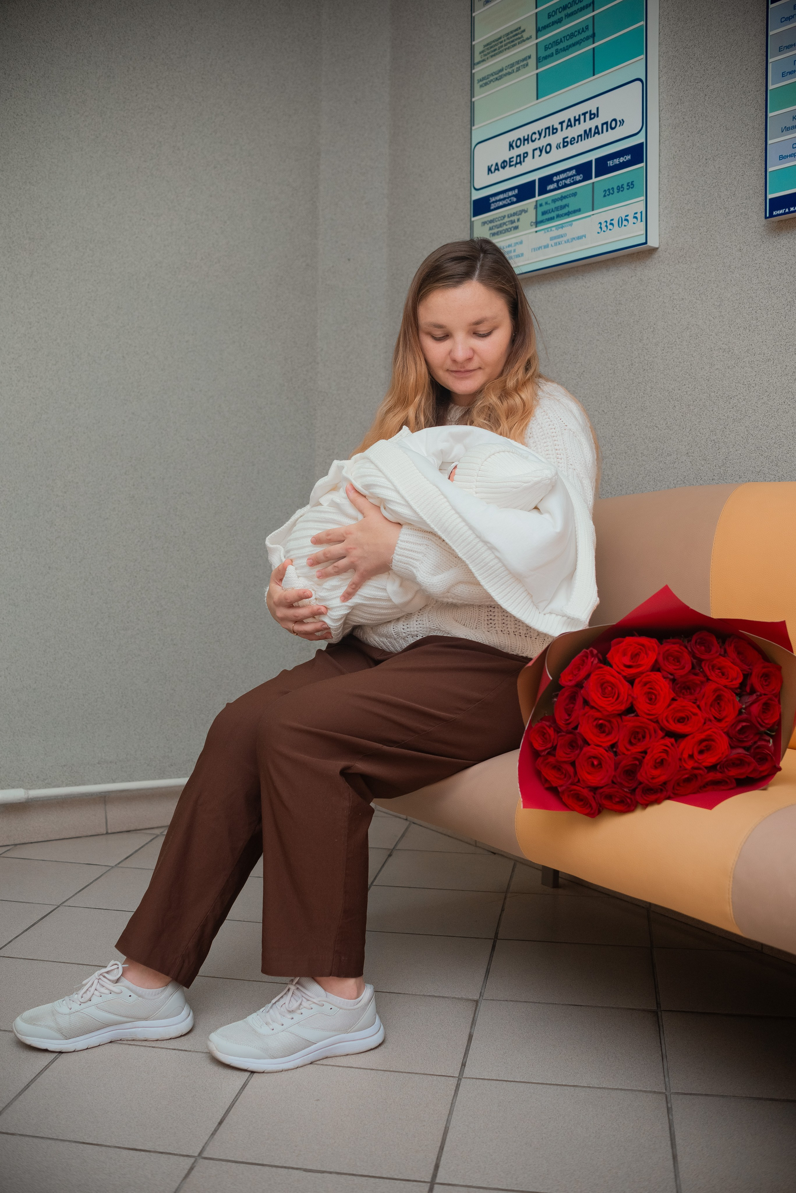 Выписка Натальи МиД. Семейный фотограф на выписку из роддома и крещение Минск Настя Гришук