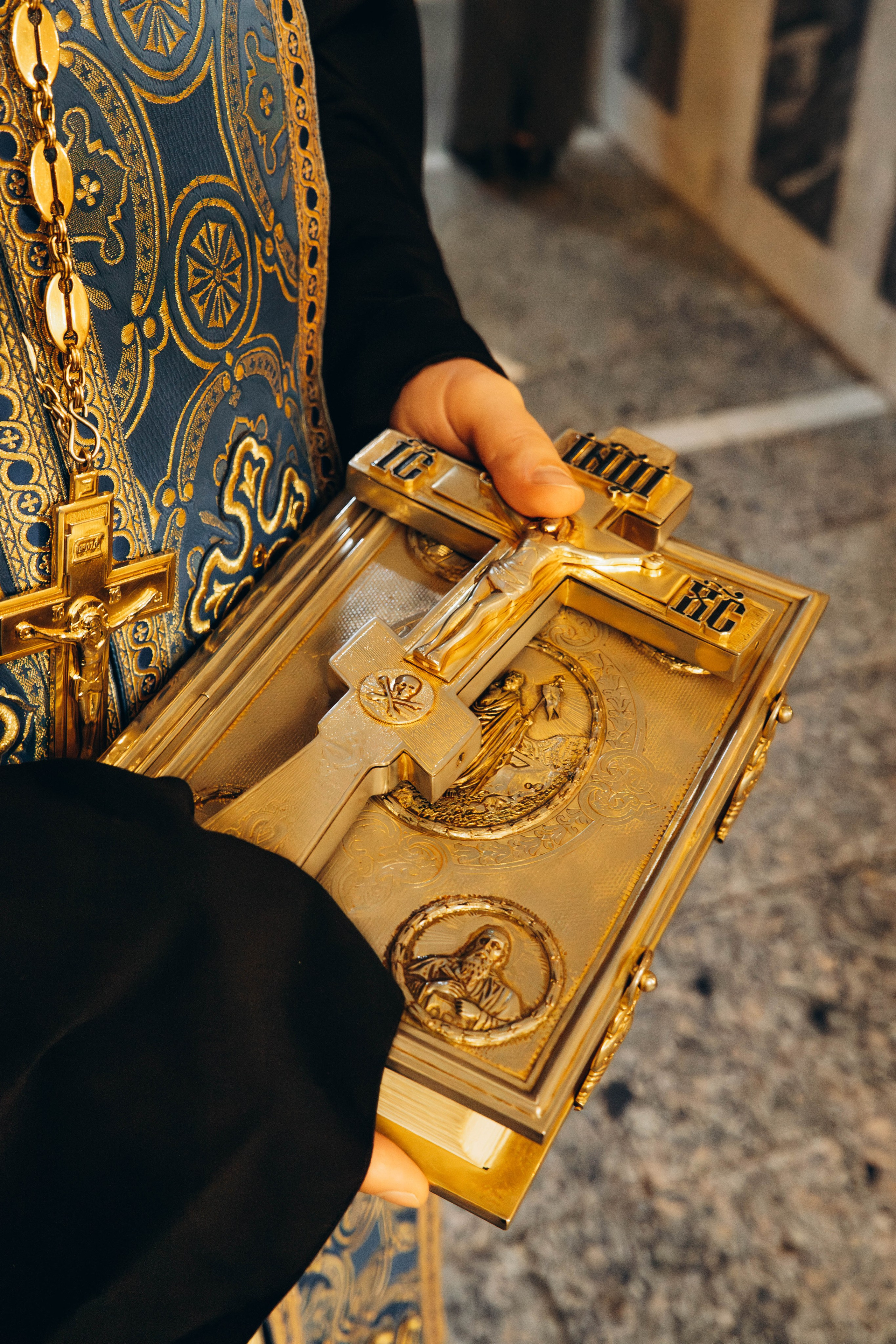 Литургия в храме иконы Божией Матери «Живоносный Источник» в Царицыне. Фотограф Москва Валерия Веденина