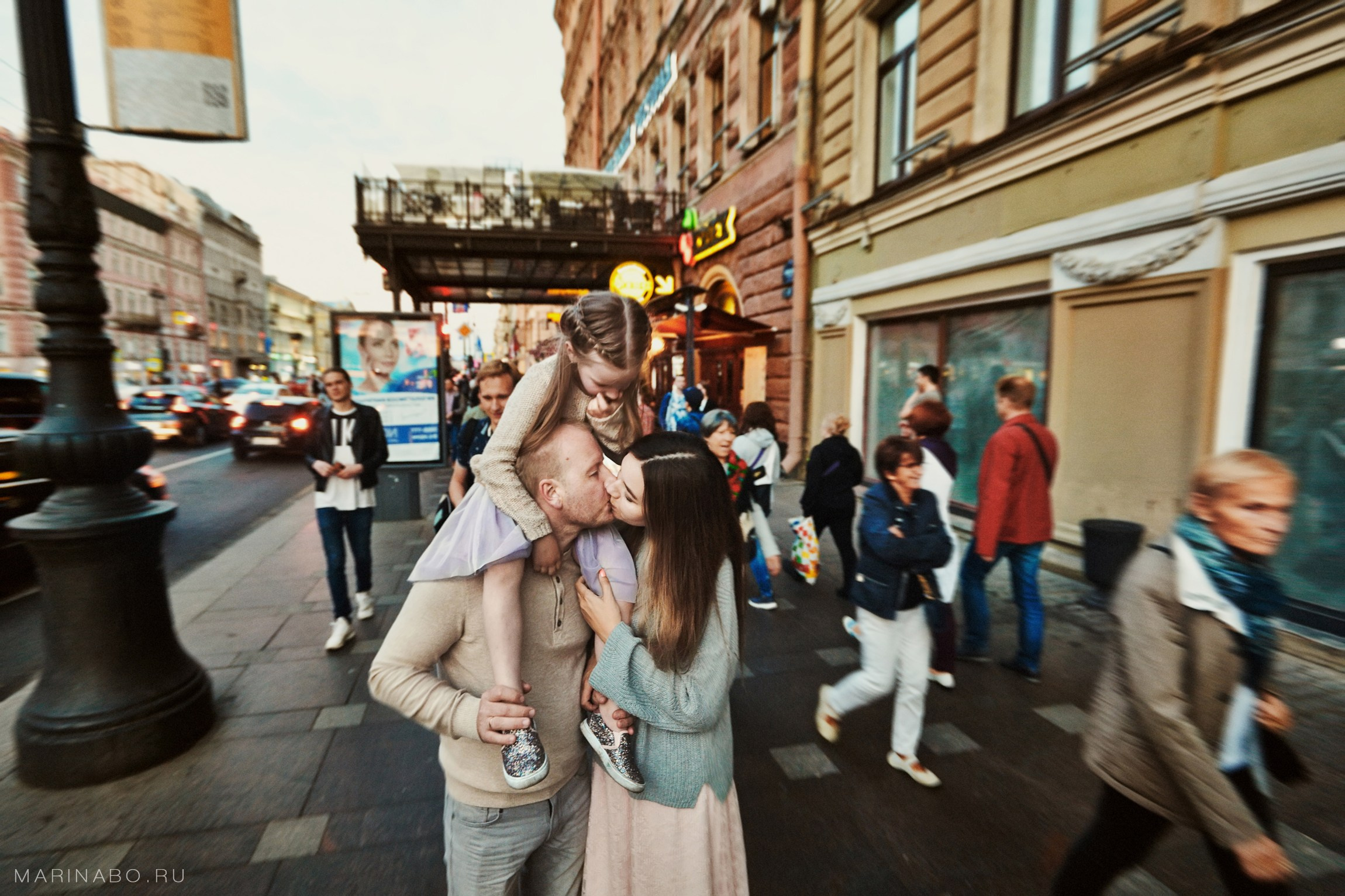 Питер, лето, вечер, крыши - семейная, Lifestyle фотосессия. Семейный Lifestyle фотограф в Санкт-Петербурге Марина Бокшицкая