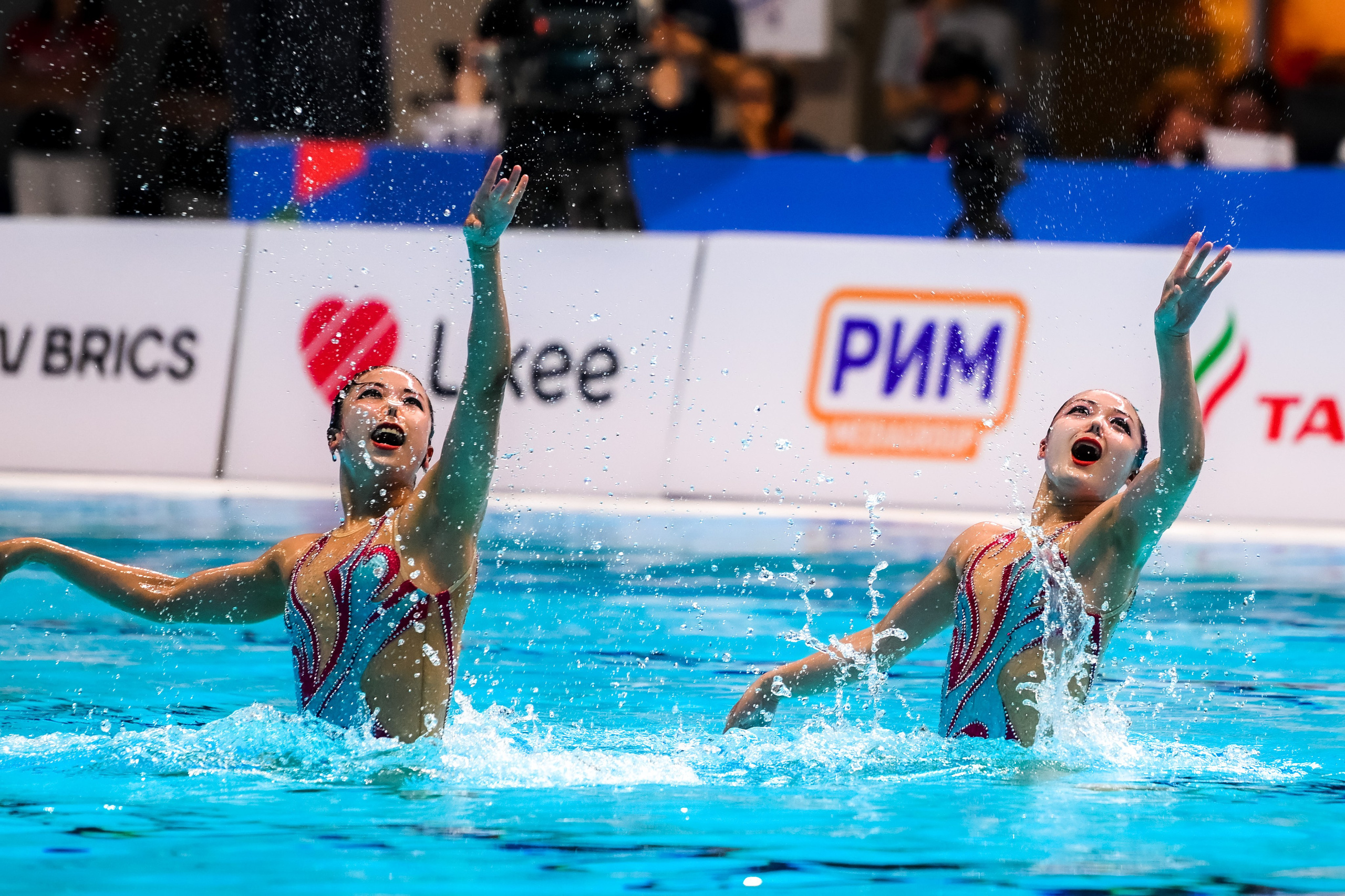 Синхронное плавание «Спортивные игры стран БРИКС». Спортивный и репортажный фотограф в Казани Вячеслав Сатонин