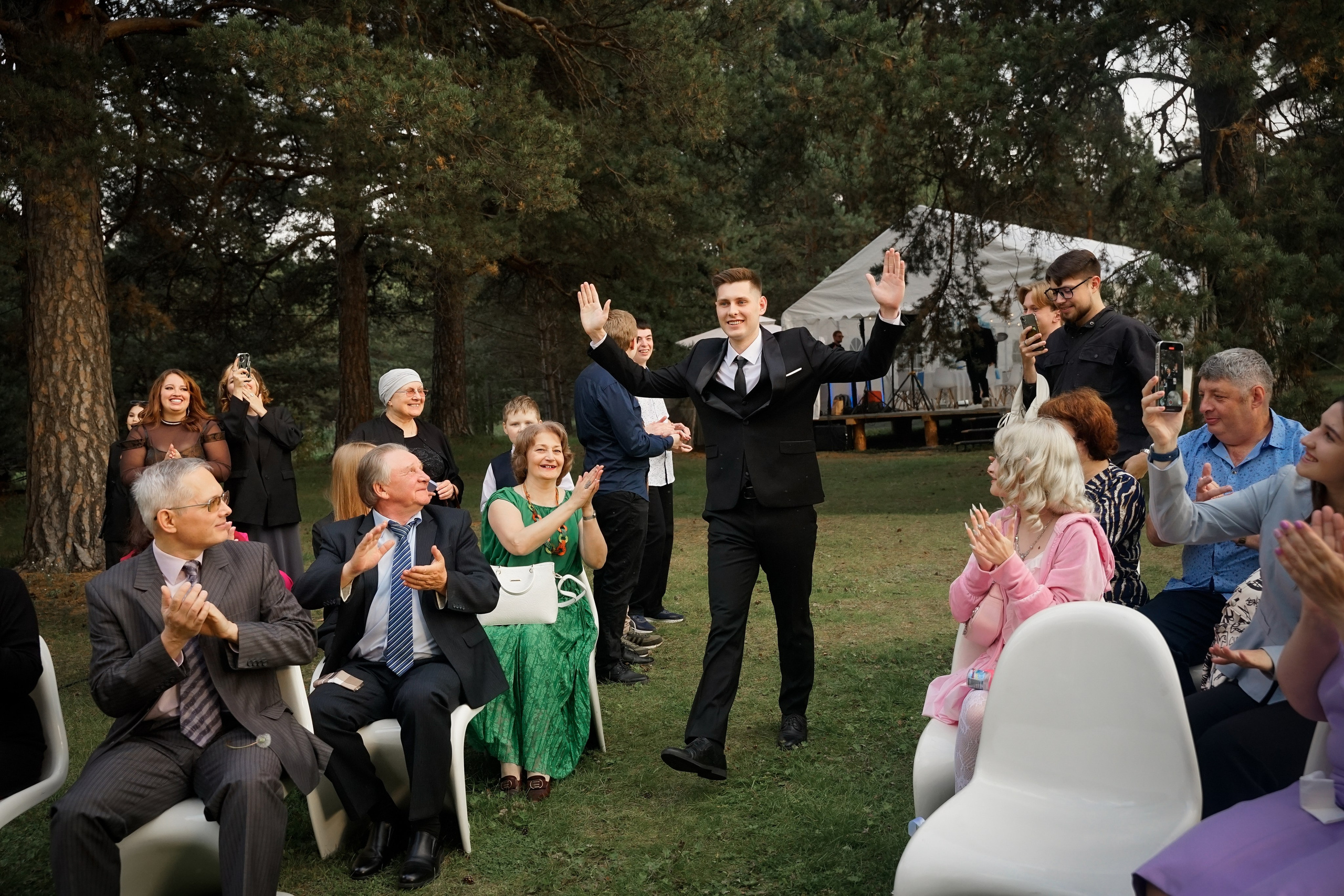 Свадебная прогулка в парке Екатеринбурга