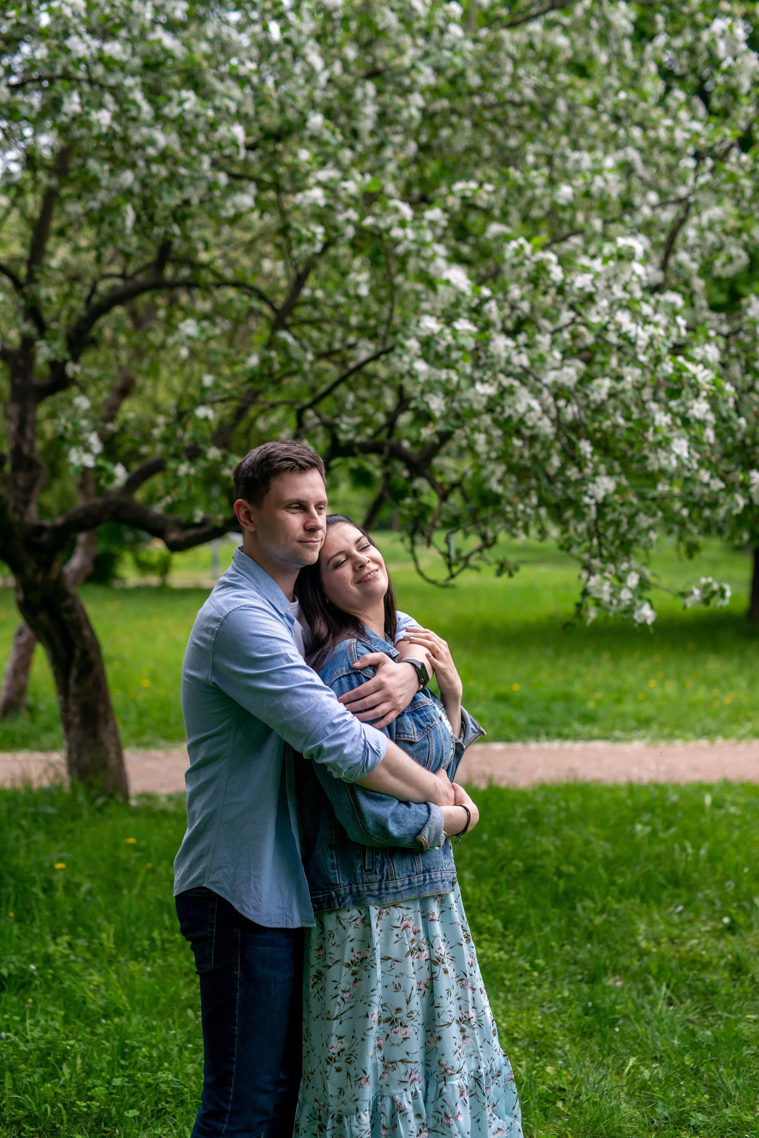Наташа и Дима (фотосессия в цветущих садах). Портретный, семейный и свадебный фотограф в Санкт-Петербурге и в Пушкине Ширяев Денис