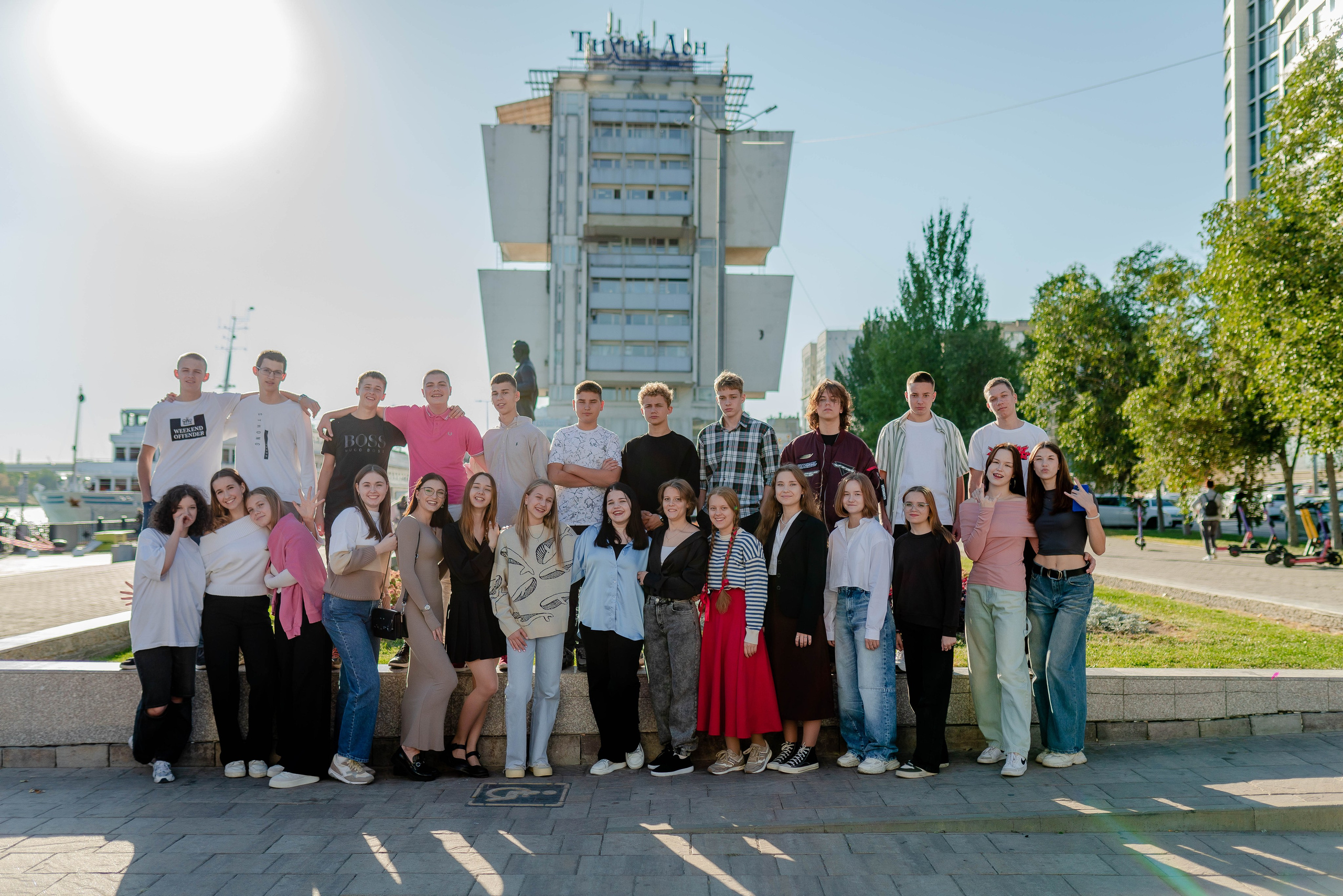 «Школьные годы» (до 120 страниц) для 1-4 и 5-9 классов. Современные Выпускные Альбомы в Ростове-на-Дону