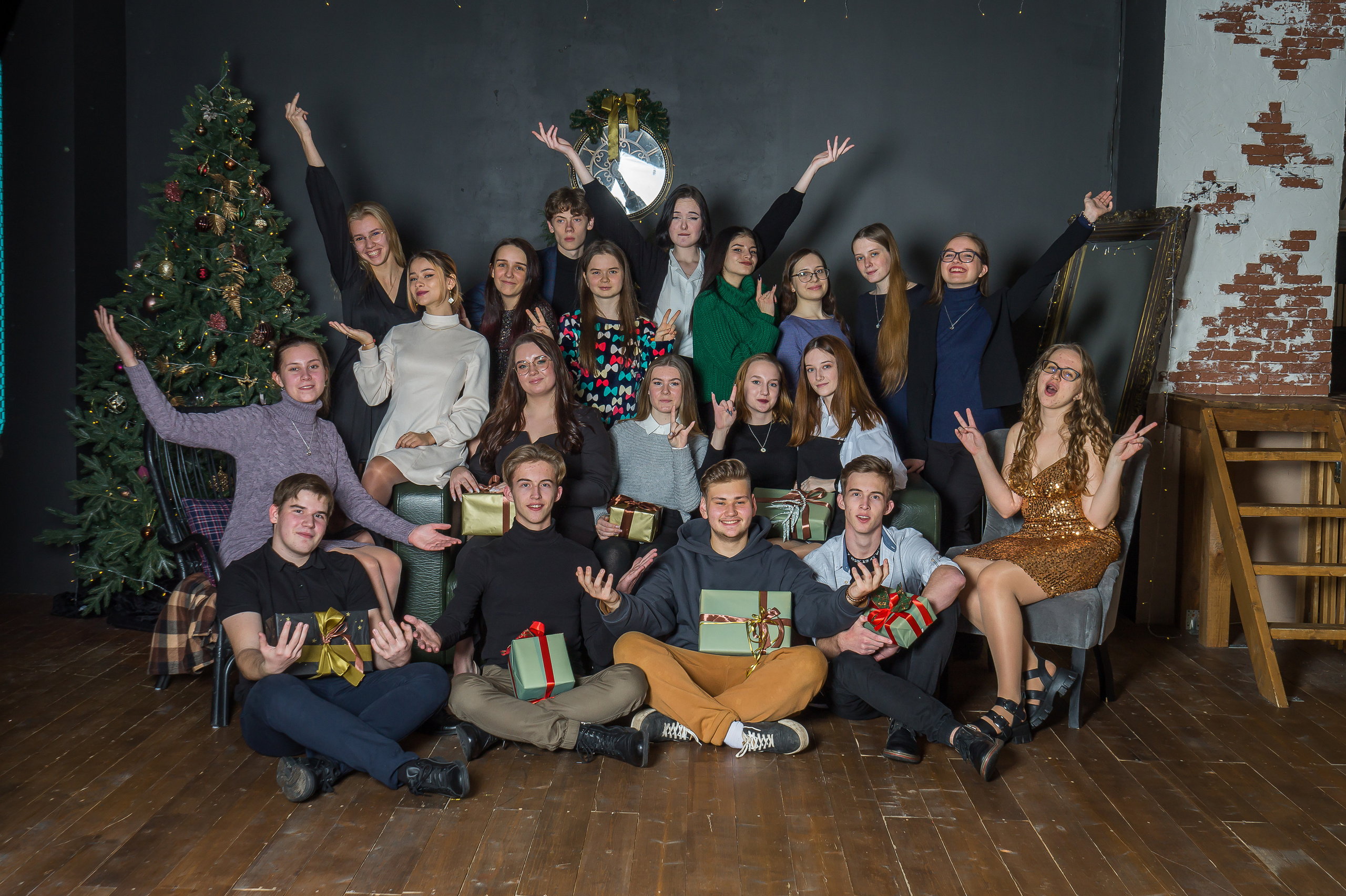 Школа № 22 11"А». Фотосъемка в детском саду и школе. Фотоальбомы и фотокниги ВЫПУСКНИК