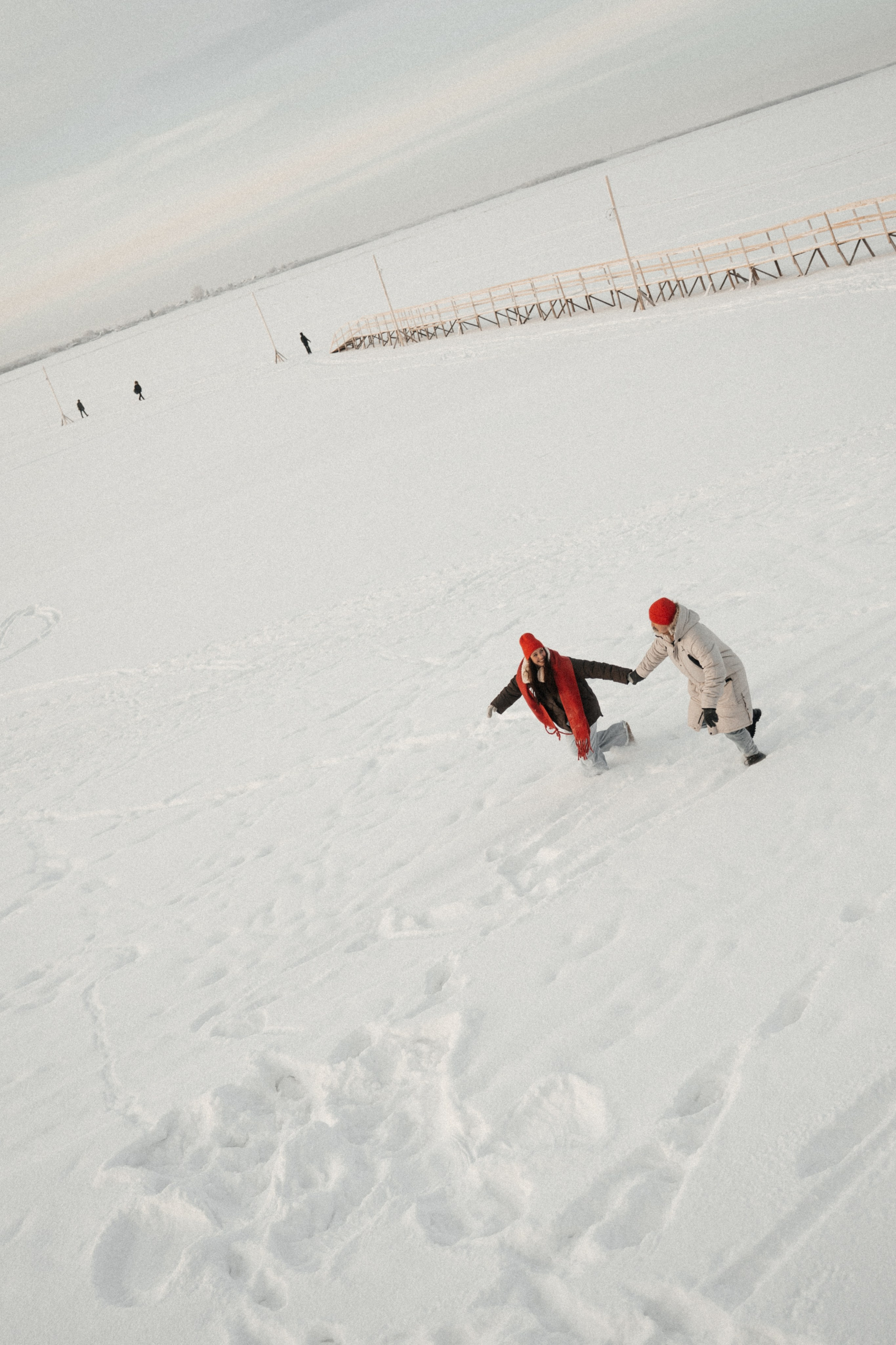 [our pulses aligned…]. Фотограф в Архангельске