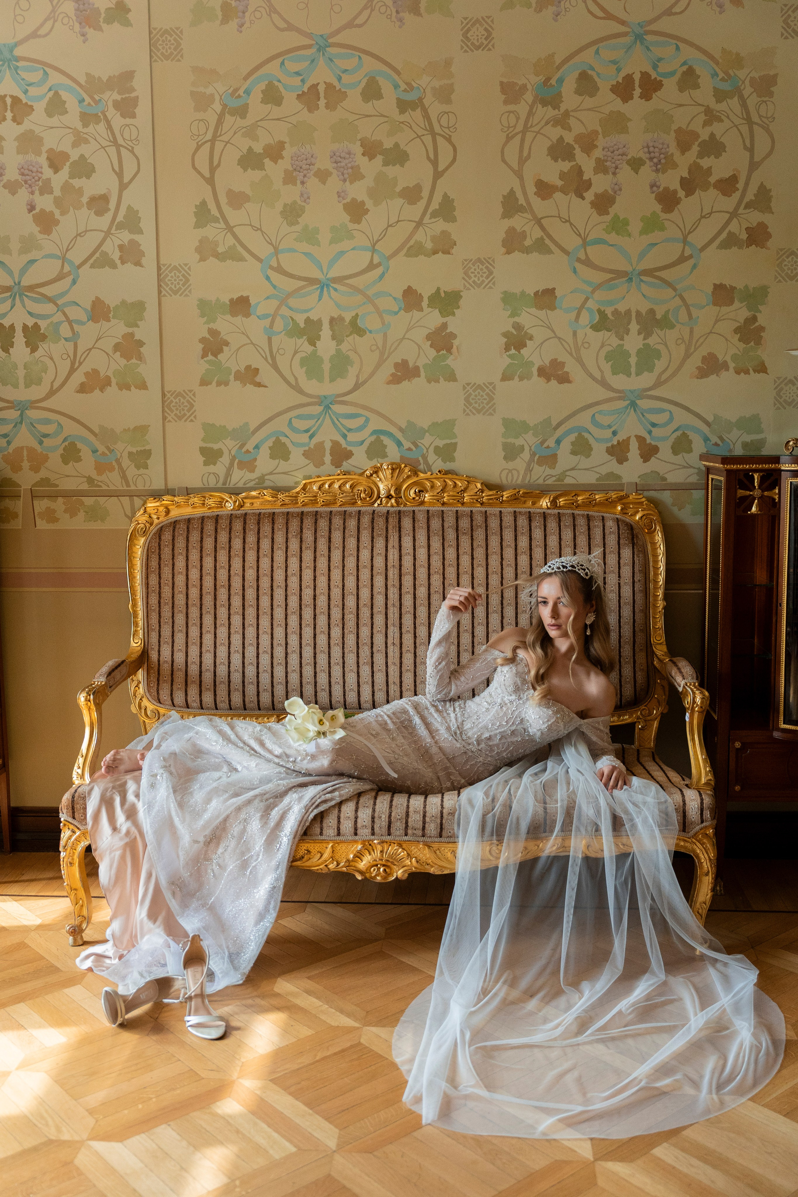 Свадебная фотосессия в отеле Метрополь. Свадебный фотограф в Москве Анна Полушина