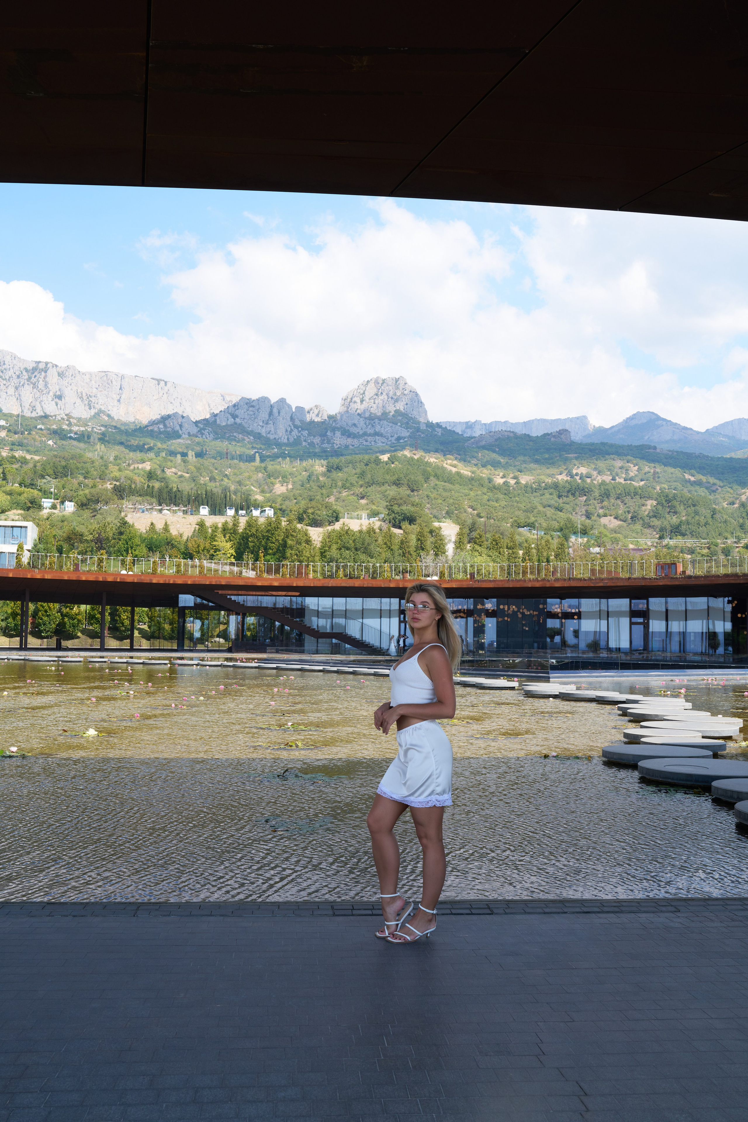 Семейная прогулка 4 человека. Свадебный фотограф Виктория Роса