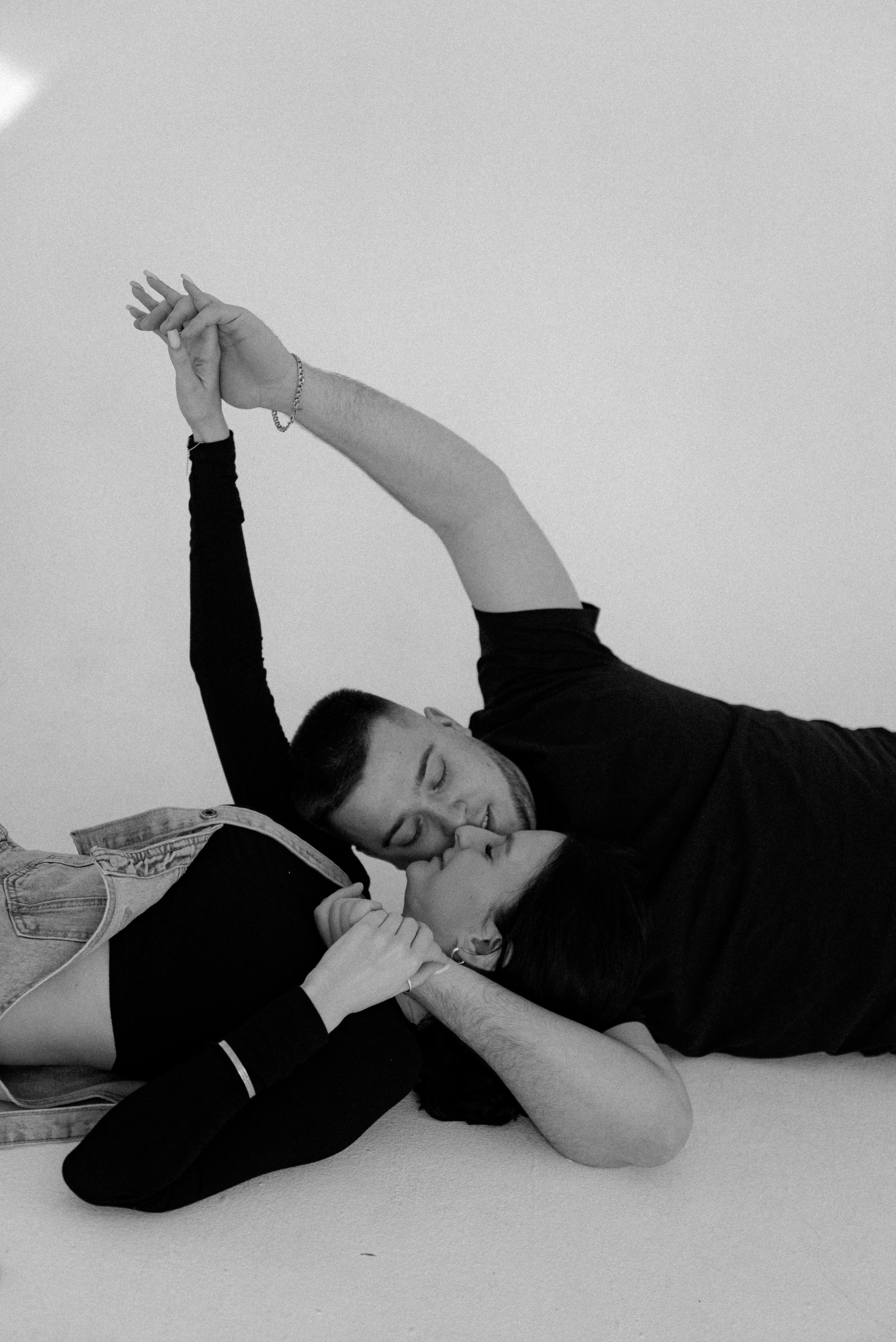 Лавстори в студии. Фотограф Родионова Екатерина в Москве и Оренбурге