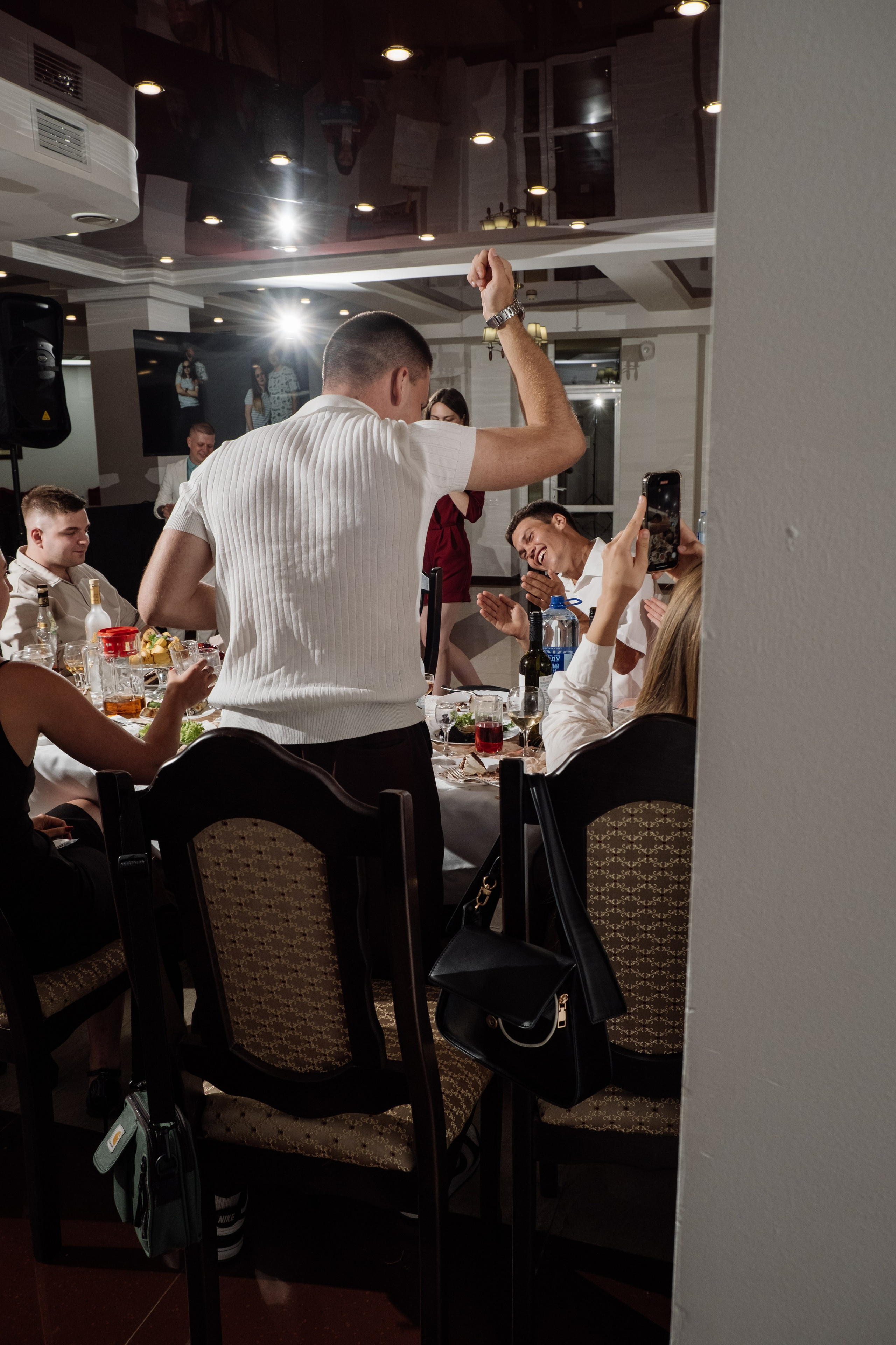 Свадебный ретопртаж. Профессиональная фотосъемка в Крыму. Натуральные эмоции и живые кадры. Забронируйте дату прямо сейчас!