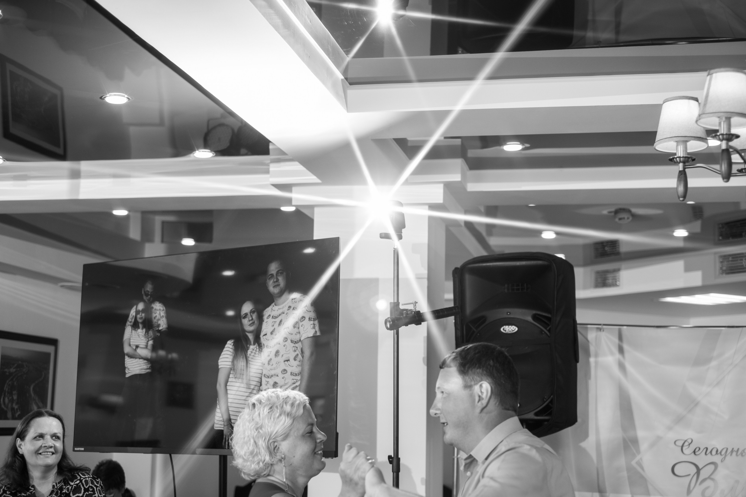 Свадебный ретопртаж. Профессиональная фотосъемка в Крыму. Натуральные эмоции и живые кадры. Забронируйте дату прямо сейчас!