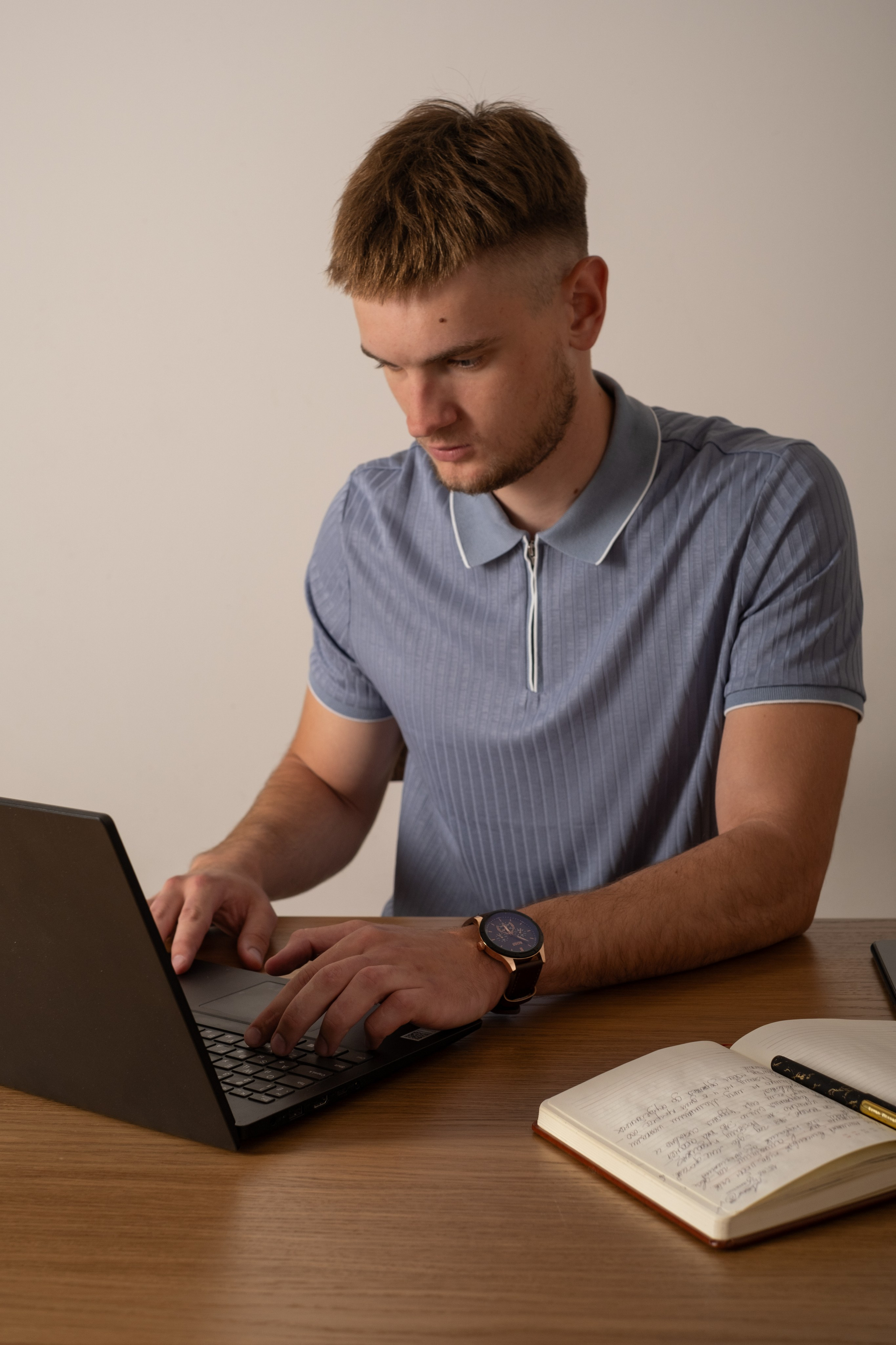 Владимир. Профессиональная фотосъемка в Крыму. Натуральные эмоции и живые кадры. Забронируйте дату прямо сейчас!