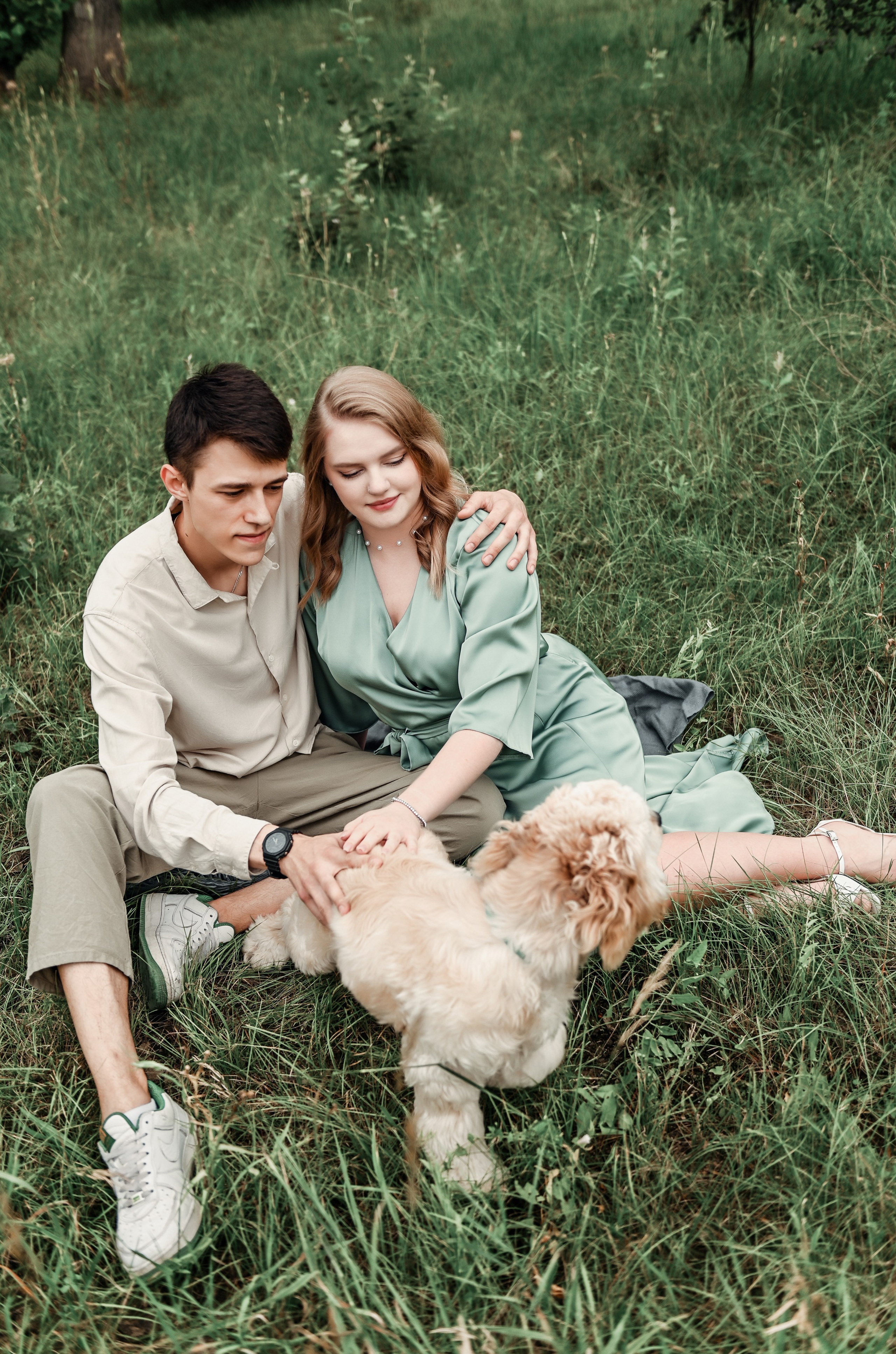 Love story прогулка вместе с песиком))). Свадебный, семейный, детский, контент фотограф в Омске Максим Ильин