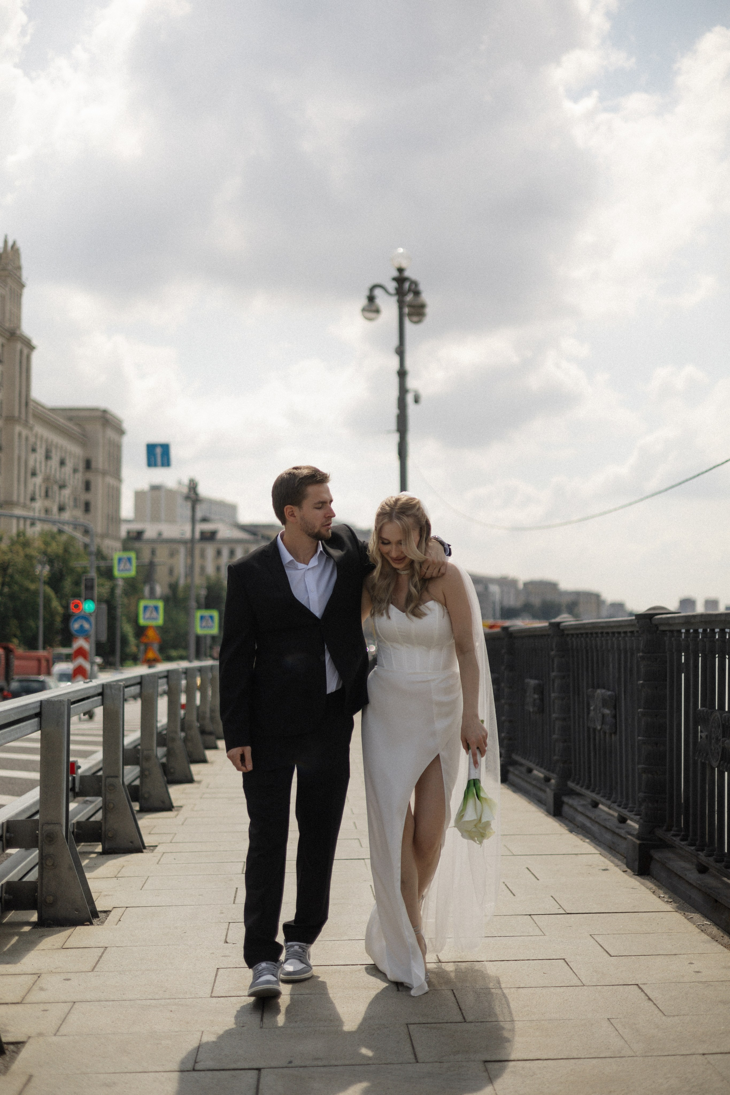 Арина и Дима. Сборы, роспись и прогулка. Свадебный и портретный фотограф в Москве Анастасия Масюк