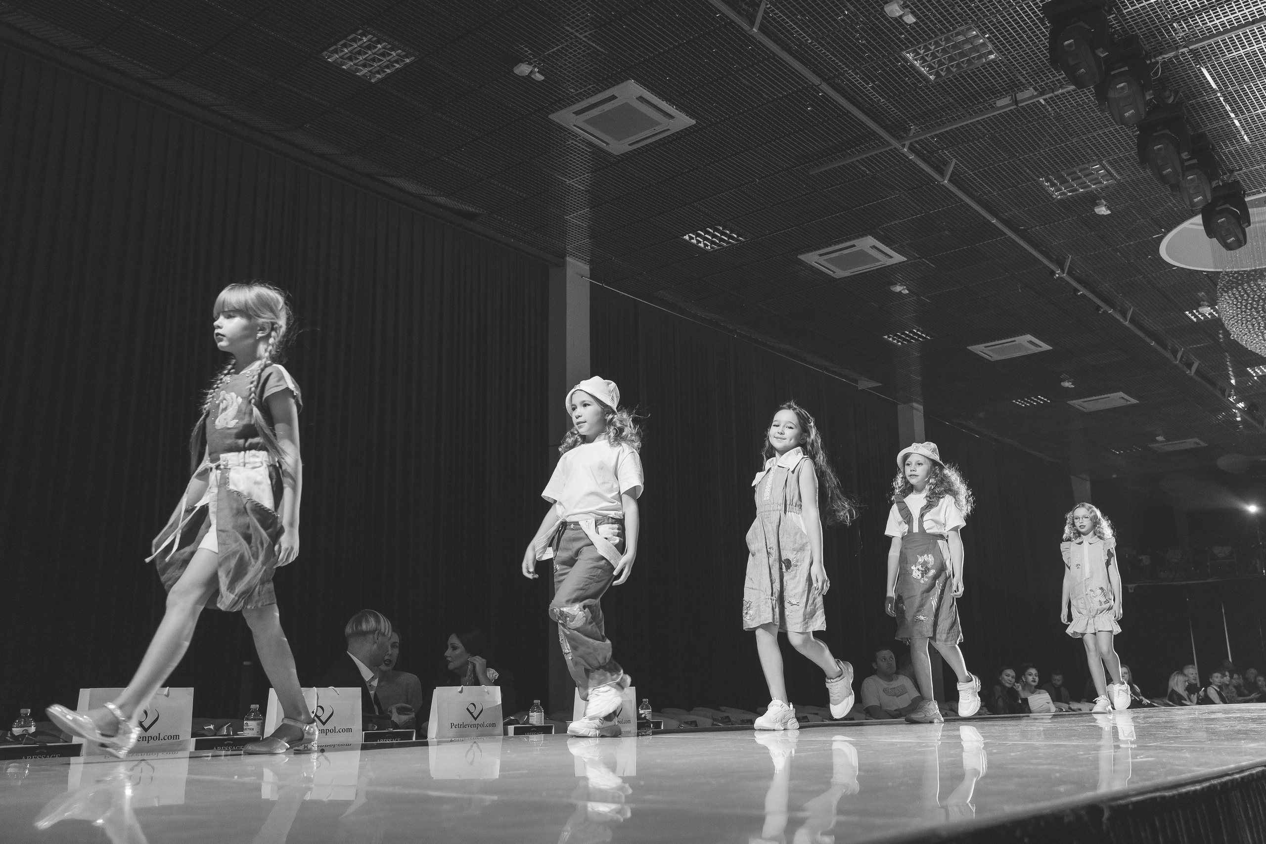 Fashion показ коллекций дизайнеров (всероссийский). Свадебный, репортажный, семейный фотограф Елена Брюхова