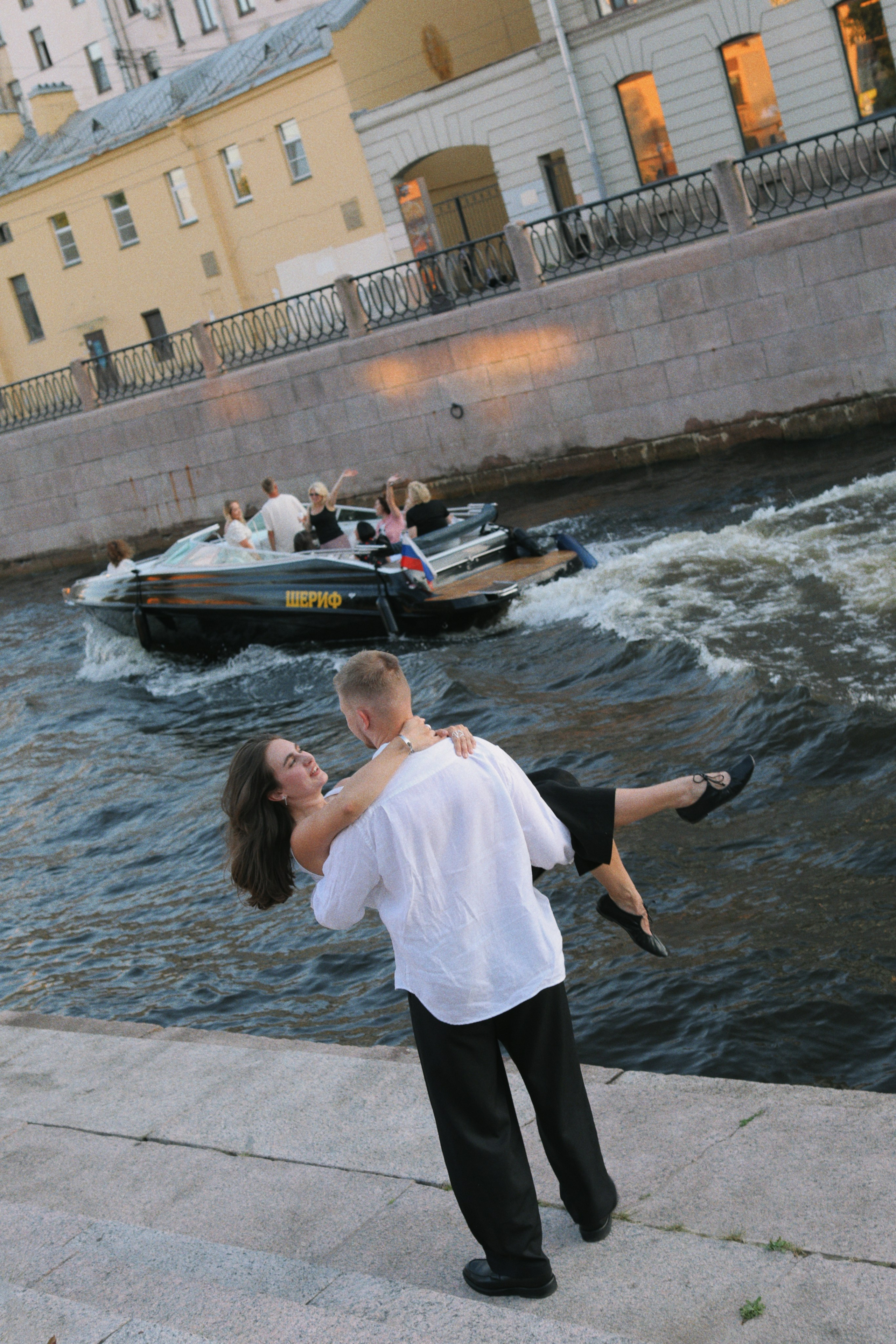 Я храню нежность в фотоальбоме мыслей и там ты. Rose Korenevskaya|Ваш нежный фотограф