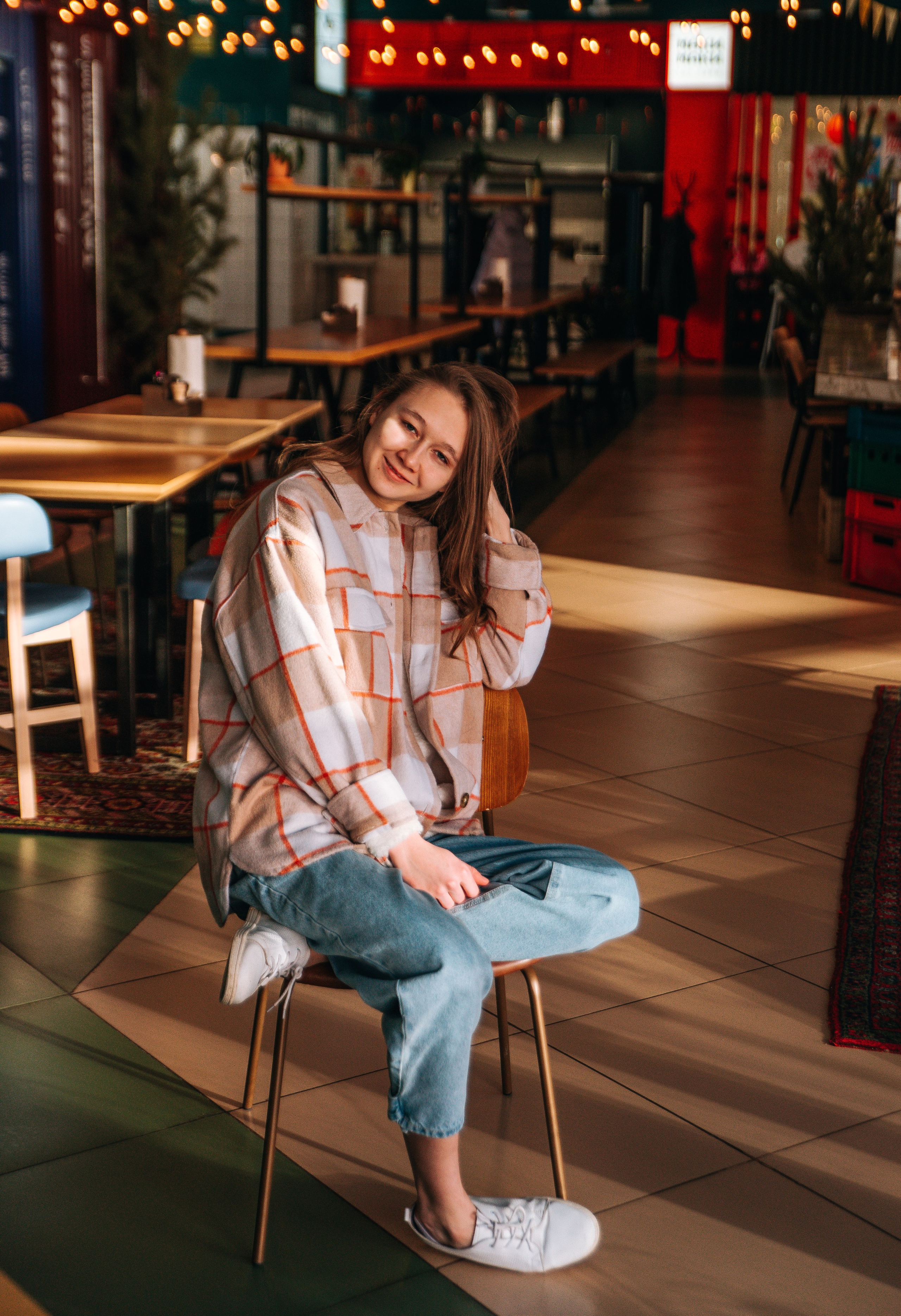 Лиза и Харли в кафе. Главная