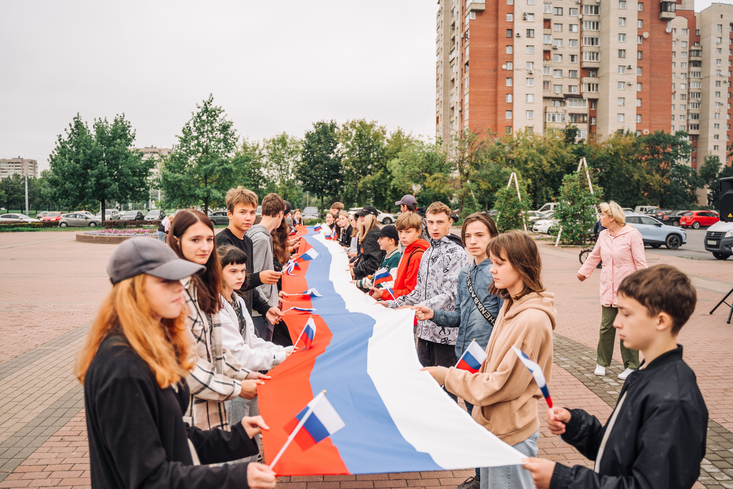 День флага 2024. ДМИТРИЙ ХОРУНЖИЙ — репортажный фотограф, видеограф СПБ